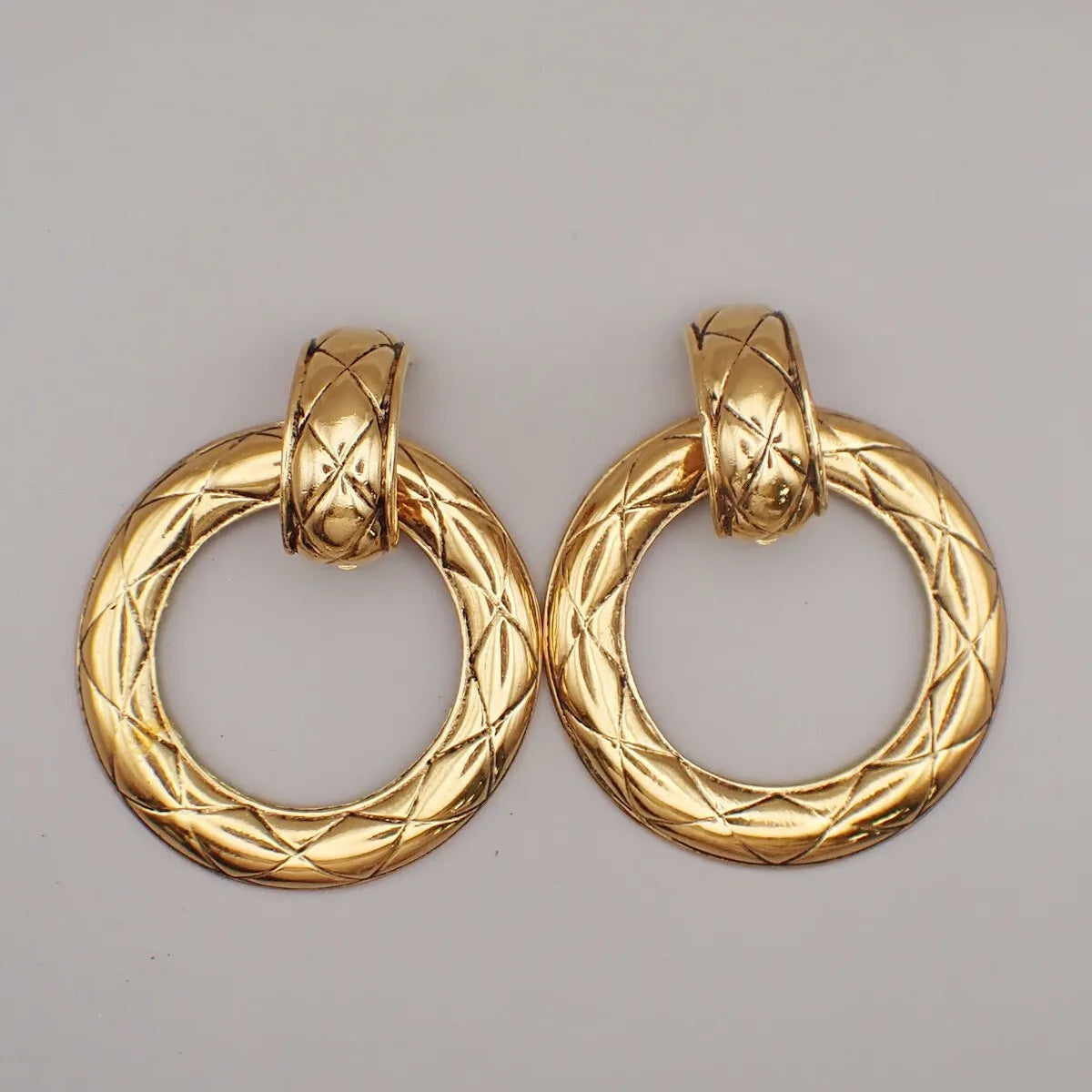 Chanel Vintage Cc Round Drop Clip-On Metal Gold Gold_Plated Earrings Jewelry (Pre-Owned)