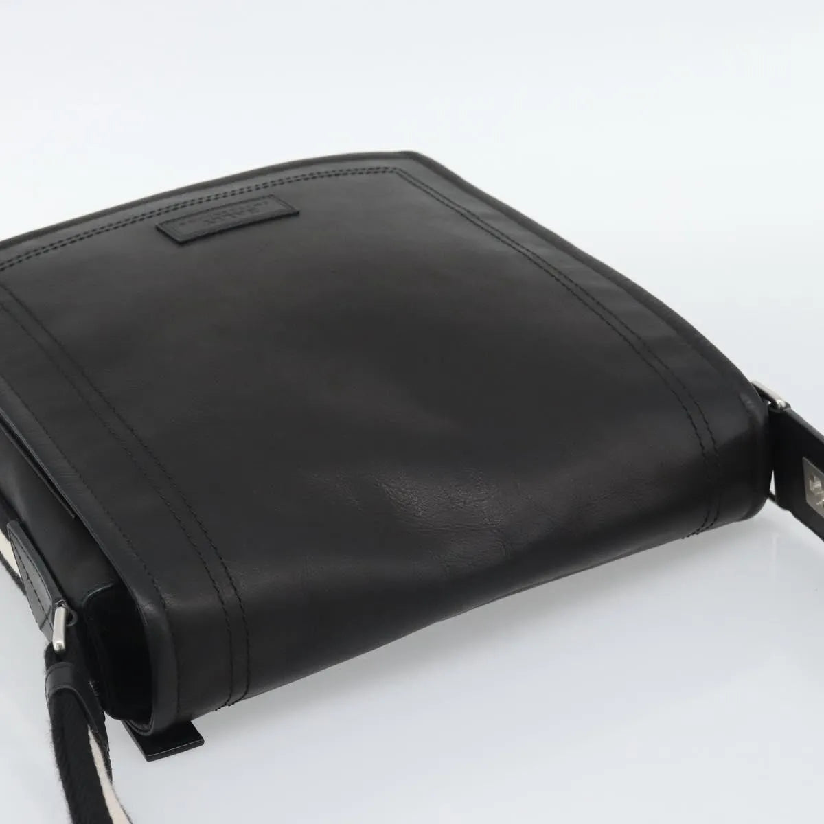 Bally Vintage Leather Black Leather Shoulder Bag Bag (Pre-Owned)