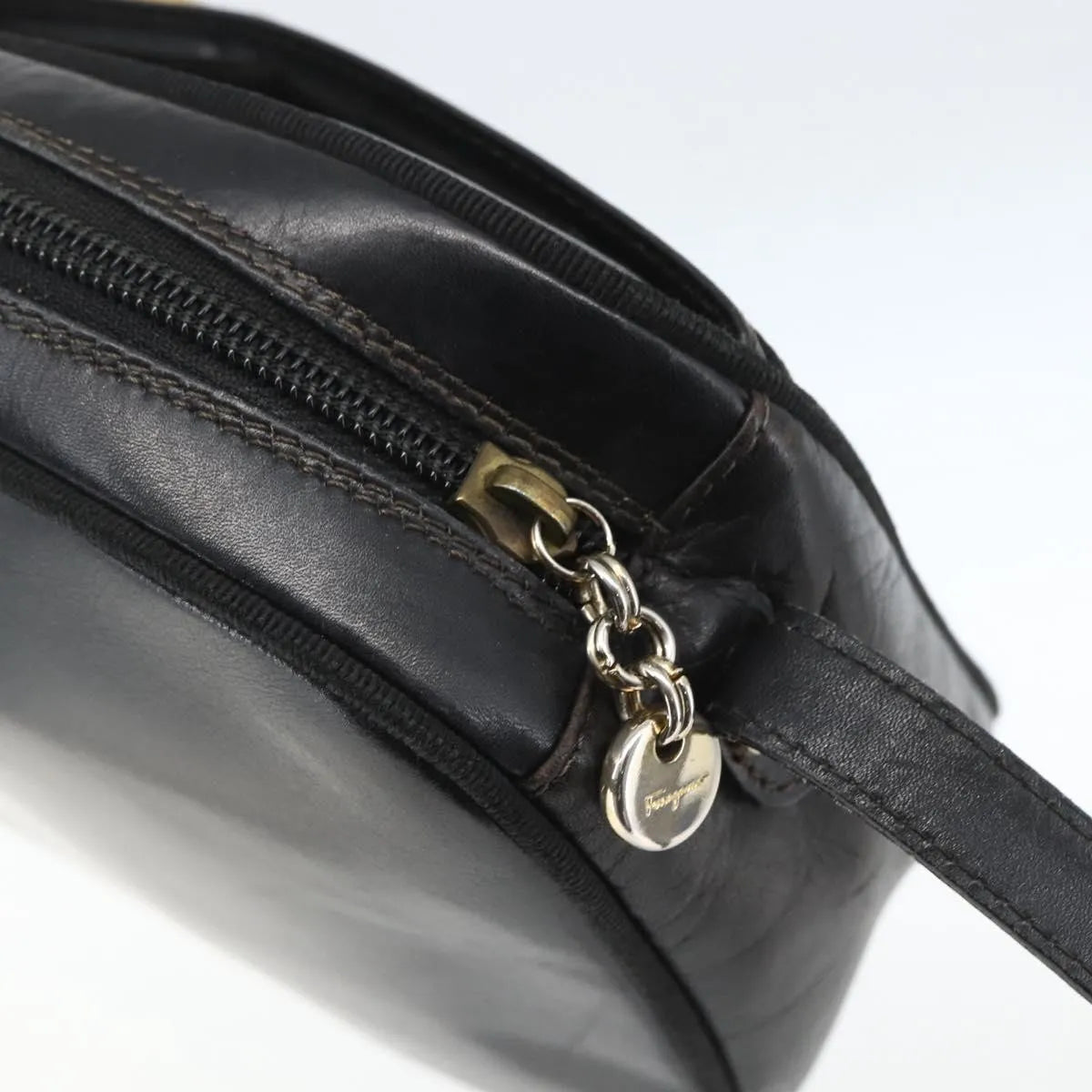 Salvatore Ferragamo Vara Bow Camera Patent Leather Black Leather Shoulder Bag Bag (Pre-Owned)