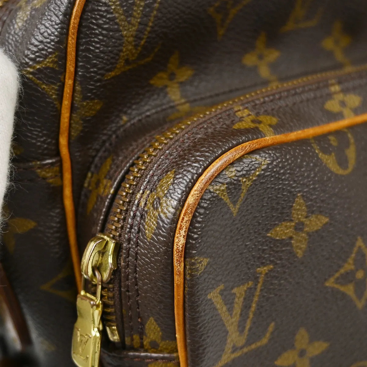 Louis Vuitton Nil Messenger Monogram Canvas Brown Canvas Shoulder Bag Bag (Pre-Owned)