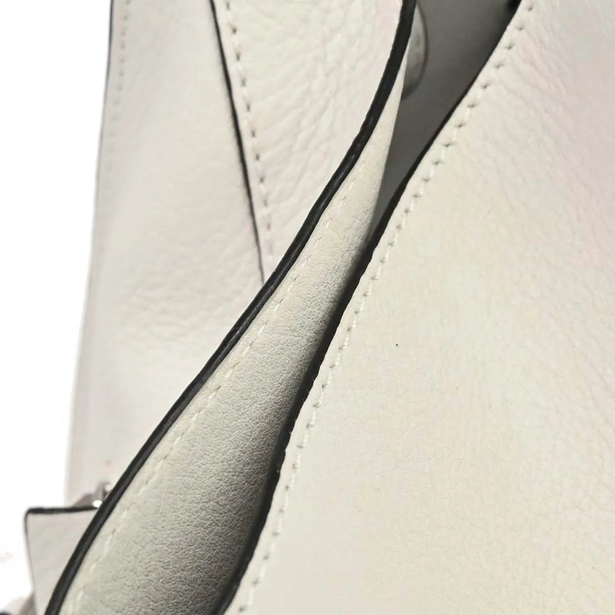 Loewe Hammock Leather White Leather Handbag (Pre-Owned)