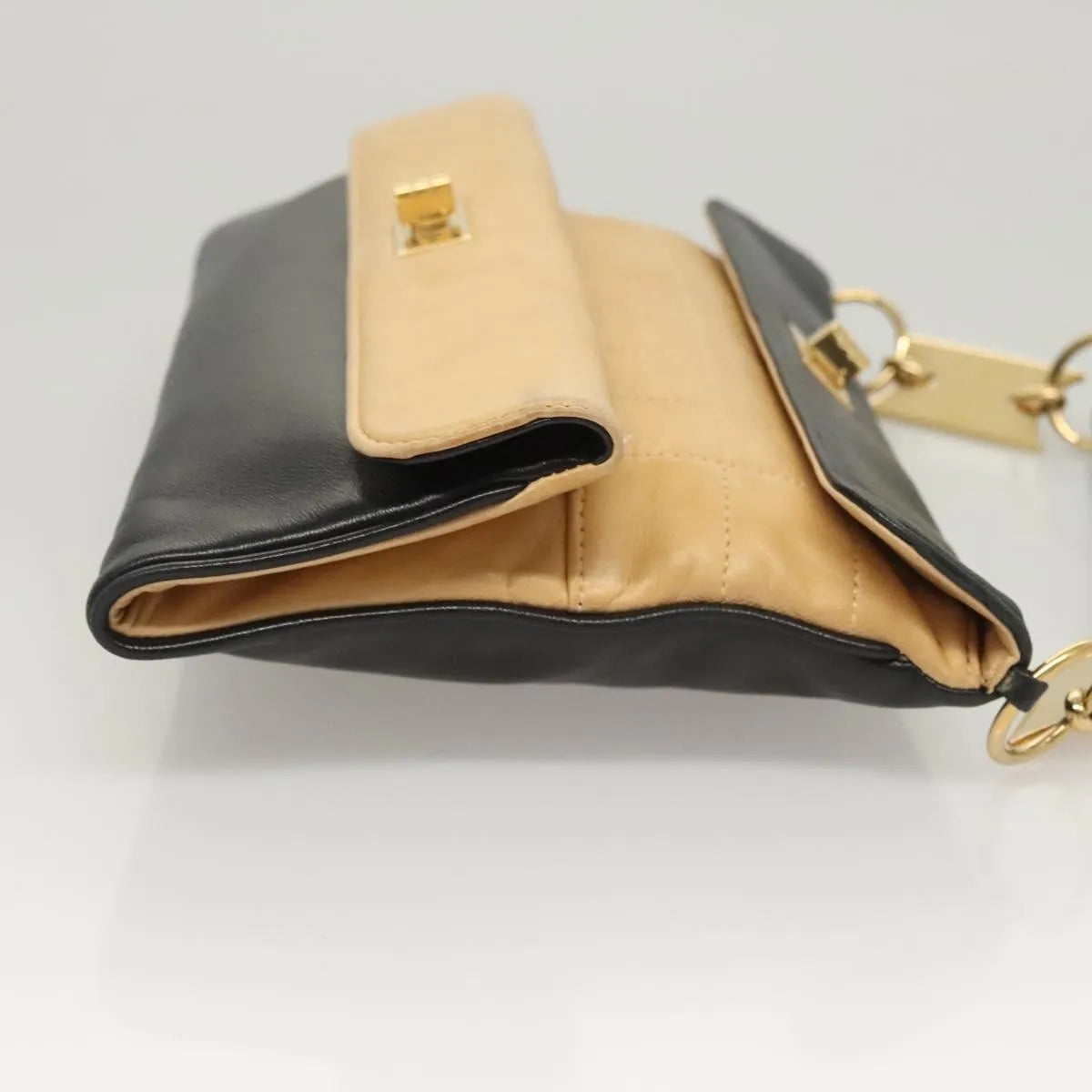 Chanel Chocolate Bar Handbag Lambskin Beige Leather Handbag (Pre-Owned)