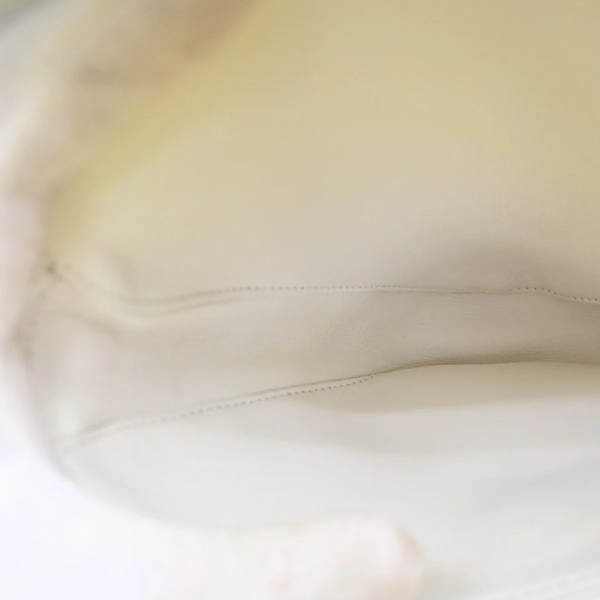 Celine Triangle Leather White Leather Shoulder Bag Bag (Pre-Owned)