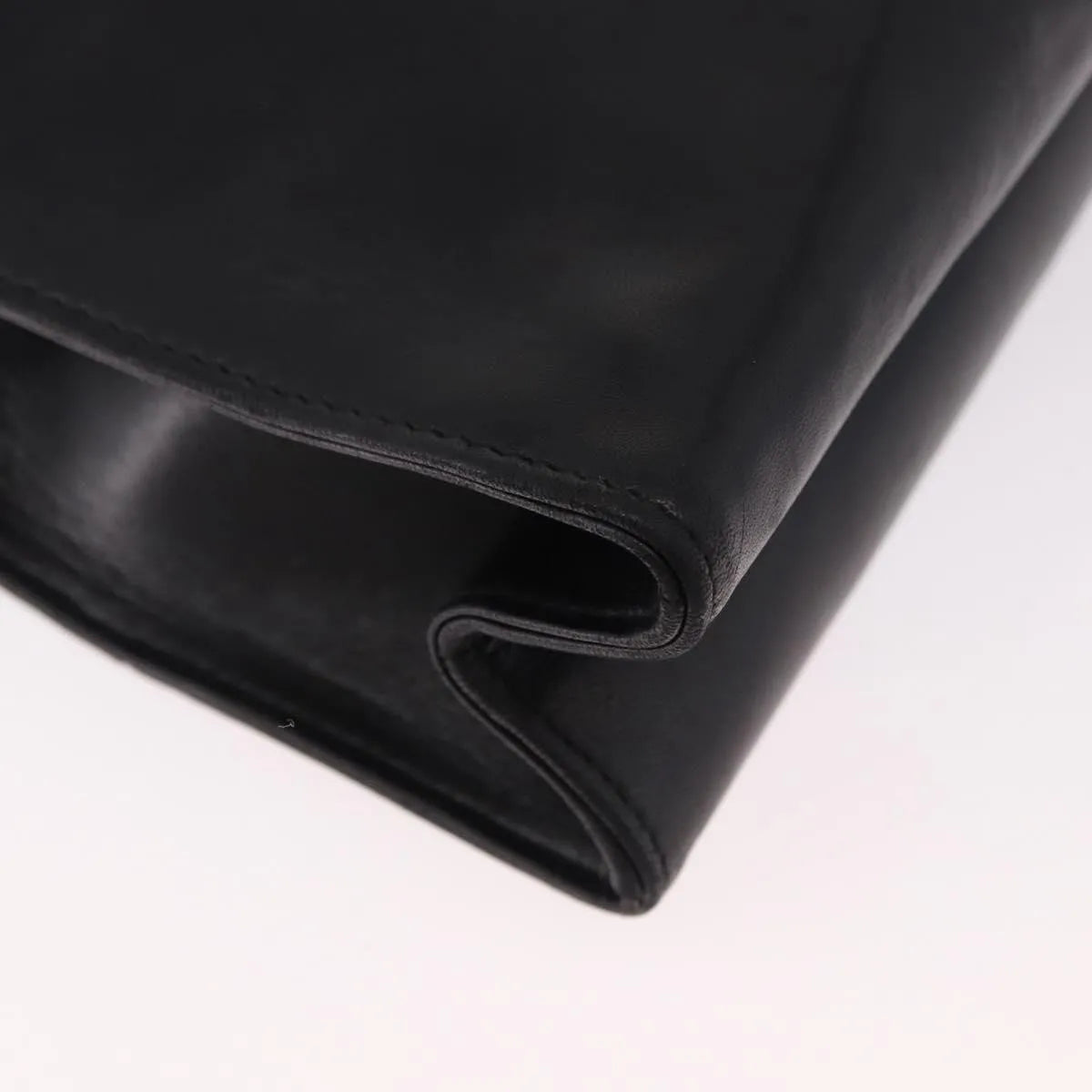 Salvatore Ferragamo Vintage Leather Black Leather Shoulder Bag Bag (Pre-Owned)
