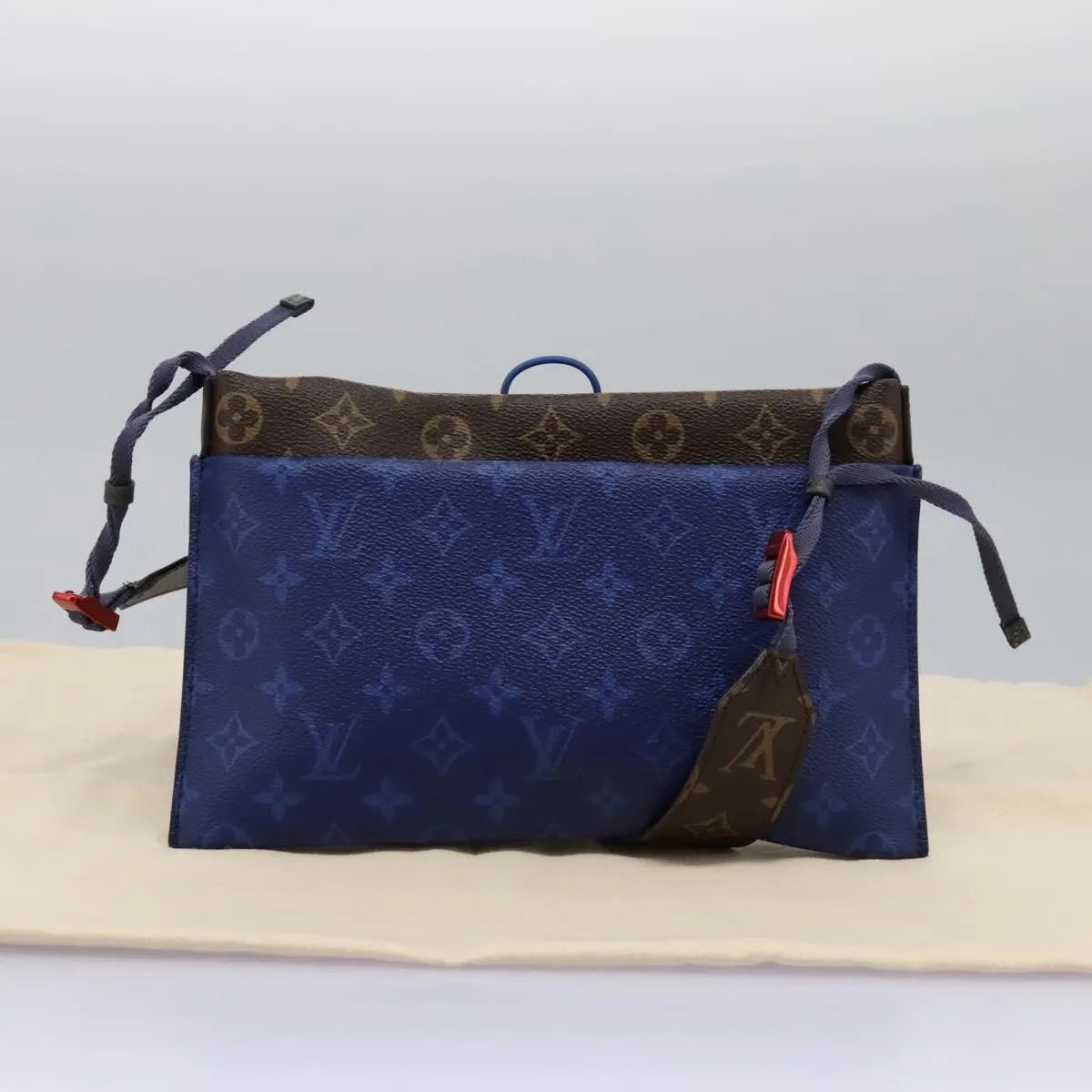 Louis Vuitton Outdoor Limited Edition Monogram Pacific Canvas Blue Canvas Shoulder Bag Bag (Pre-Owned)