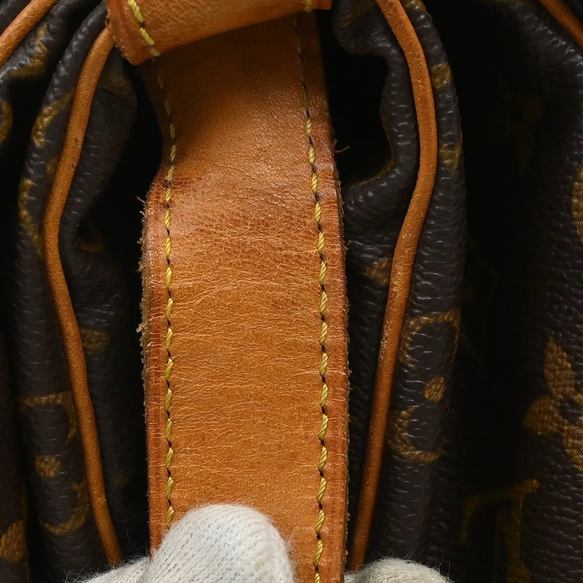 Louis Vuitton Saumur Monogram Canvas Brown Canvas Shoulder Bag Bag (Pre-Owned)