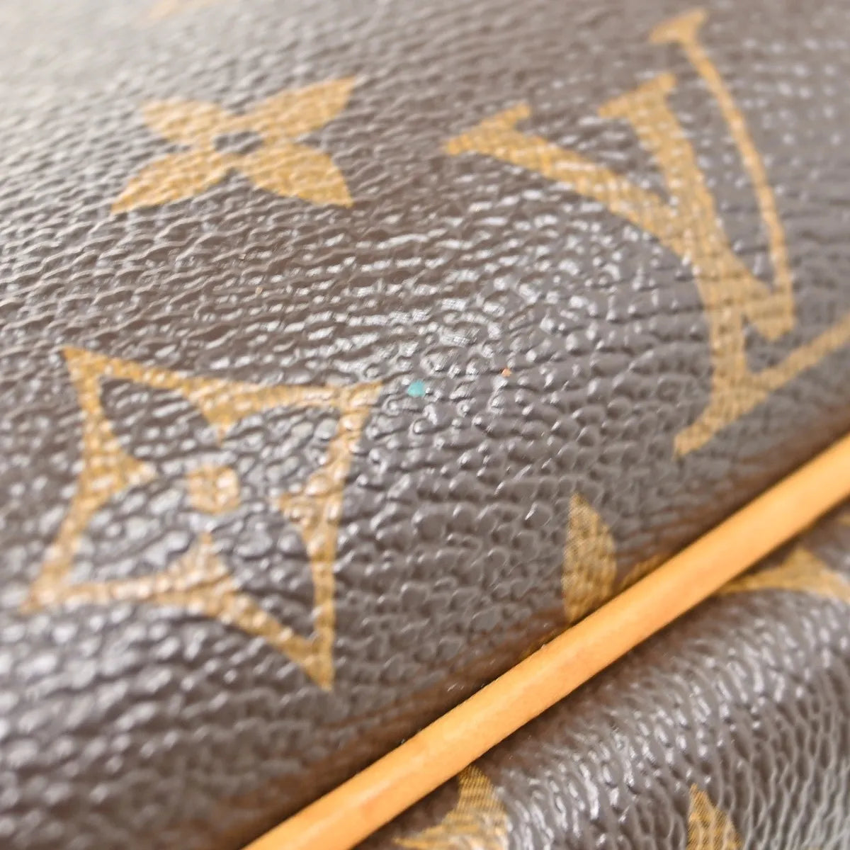 Louis Vuitton Reporter Monogram Canvas Brown Canvas Shoulder Bag Bag (Pre-Owned)