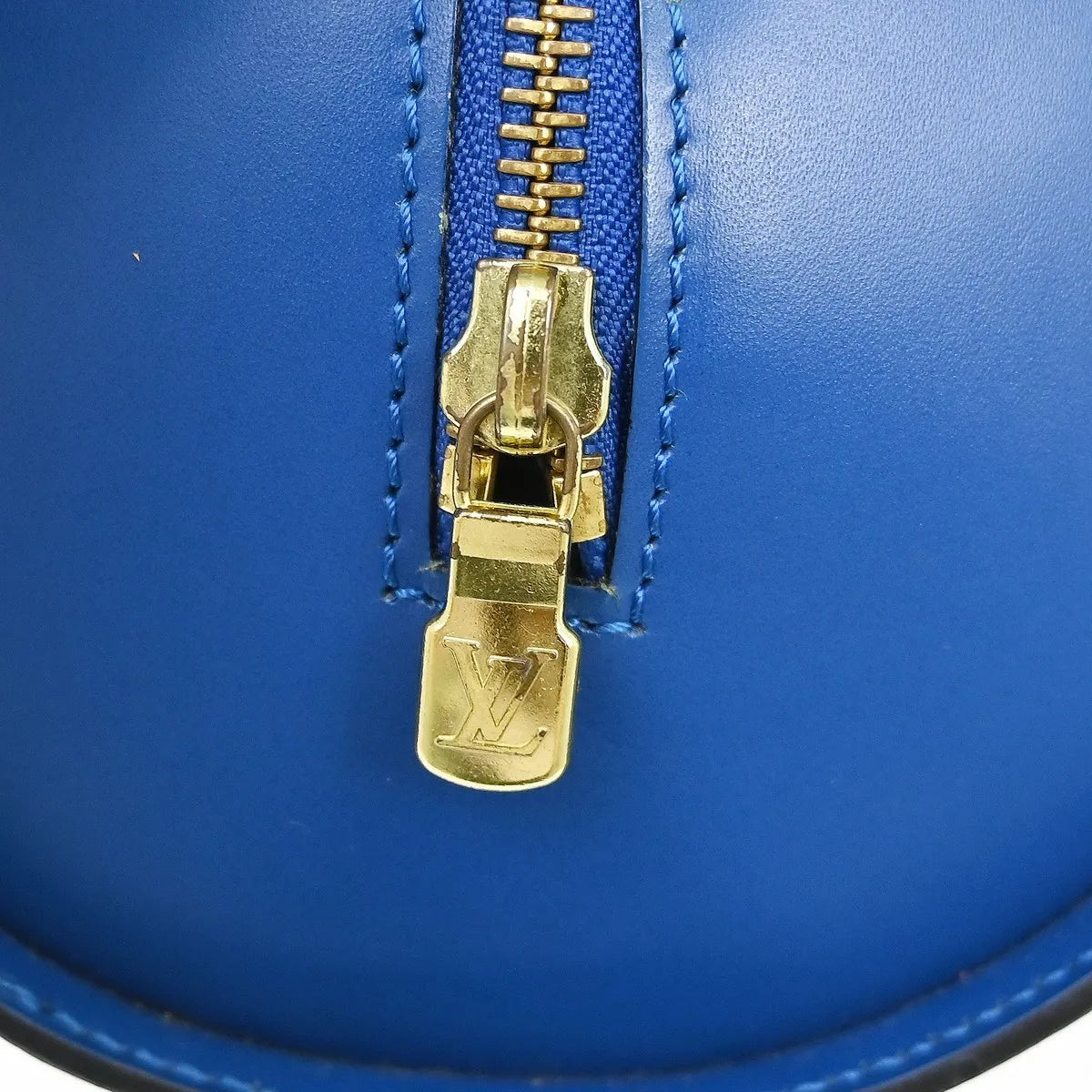 Louis Vuitton Soufflot Epi Leather Blue Leather Handbag (Pre-Owned)