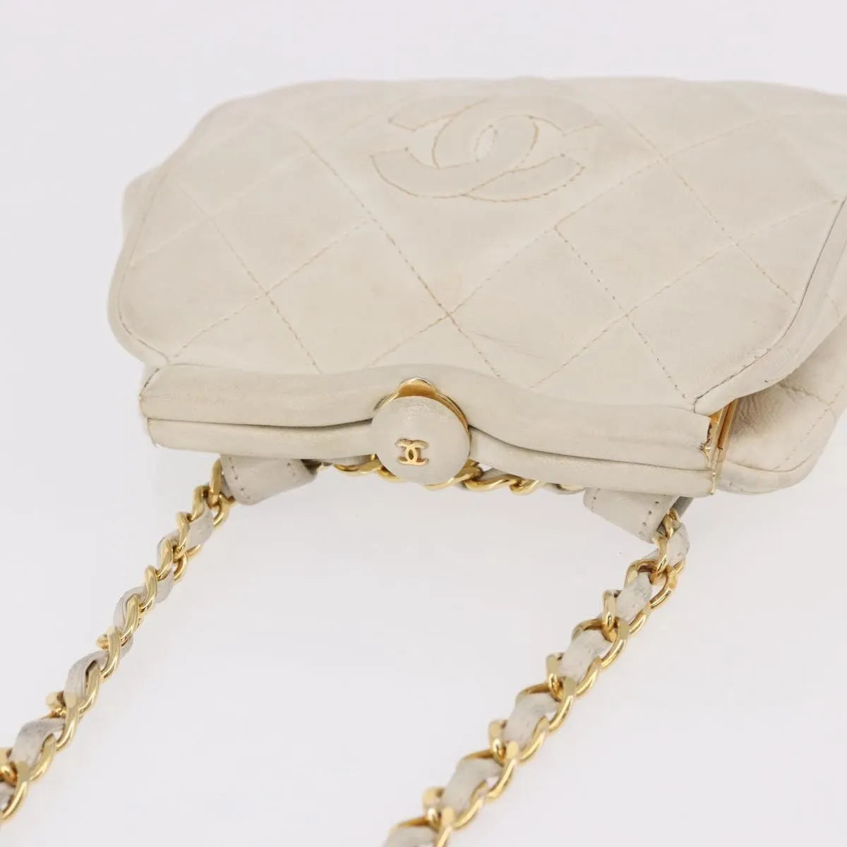 Chanel Vintage Diamond Cc Tassel Quilted Lambskin White Leather Shoulder Bag Bag (Pre-Owned)