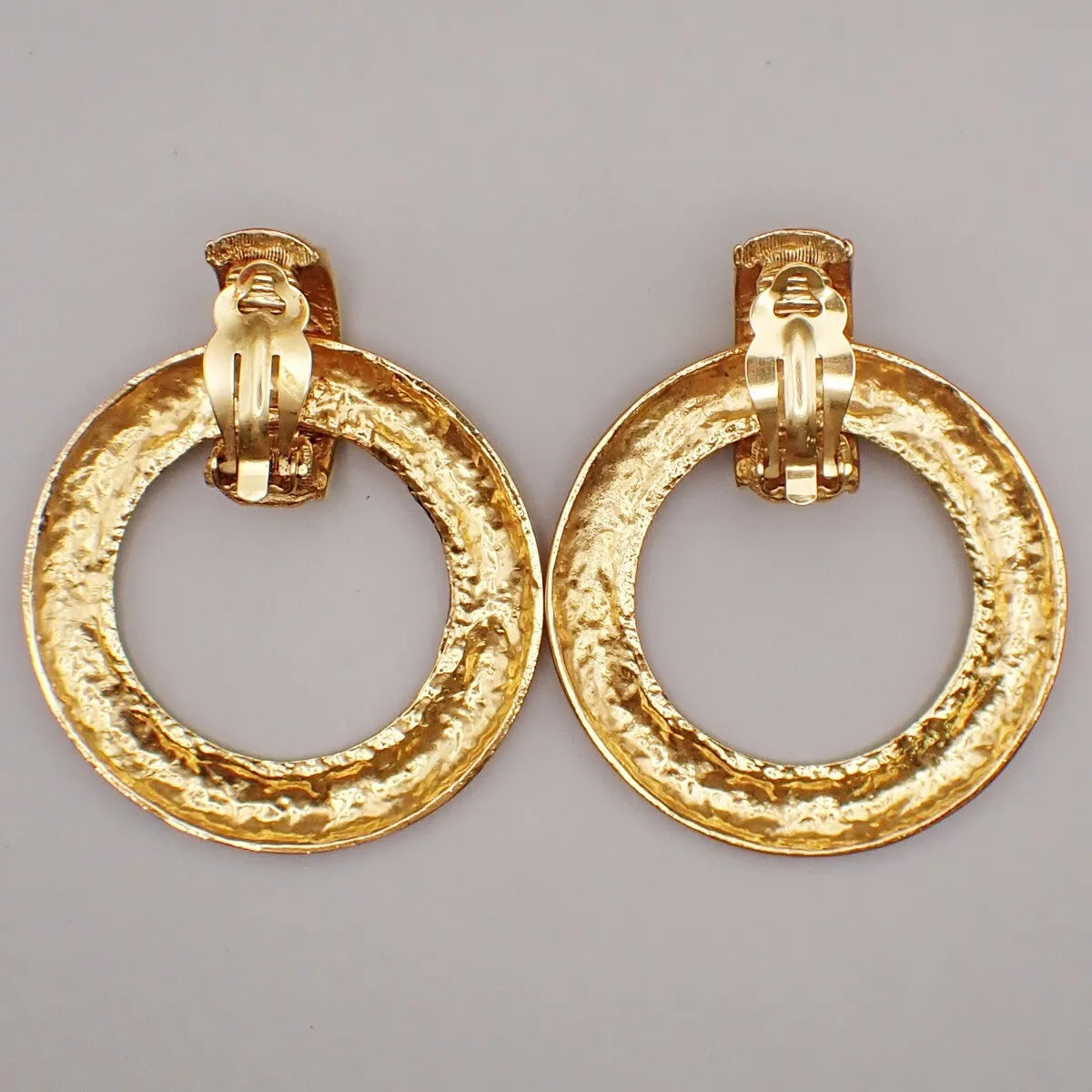 Chanel Vintage Cc Round Drop Clip-On Metal Gold Gold_Plated Earrings Jewelry (Pre-Owned)