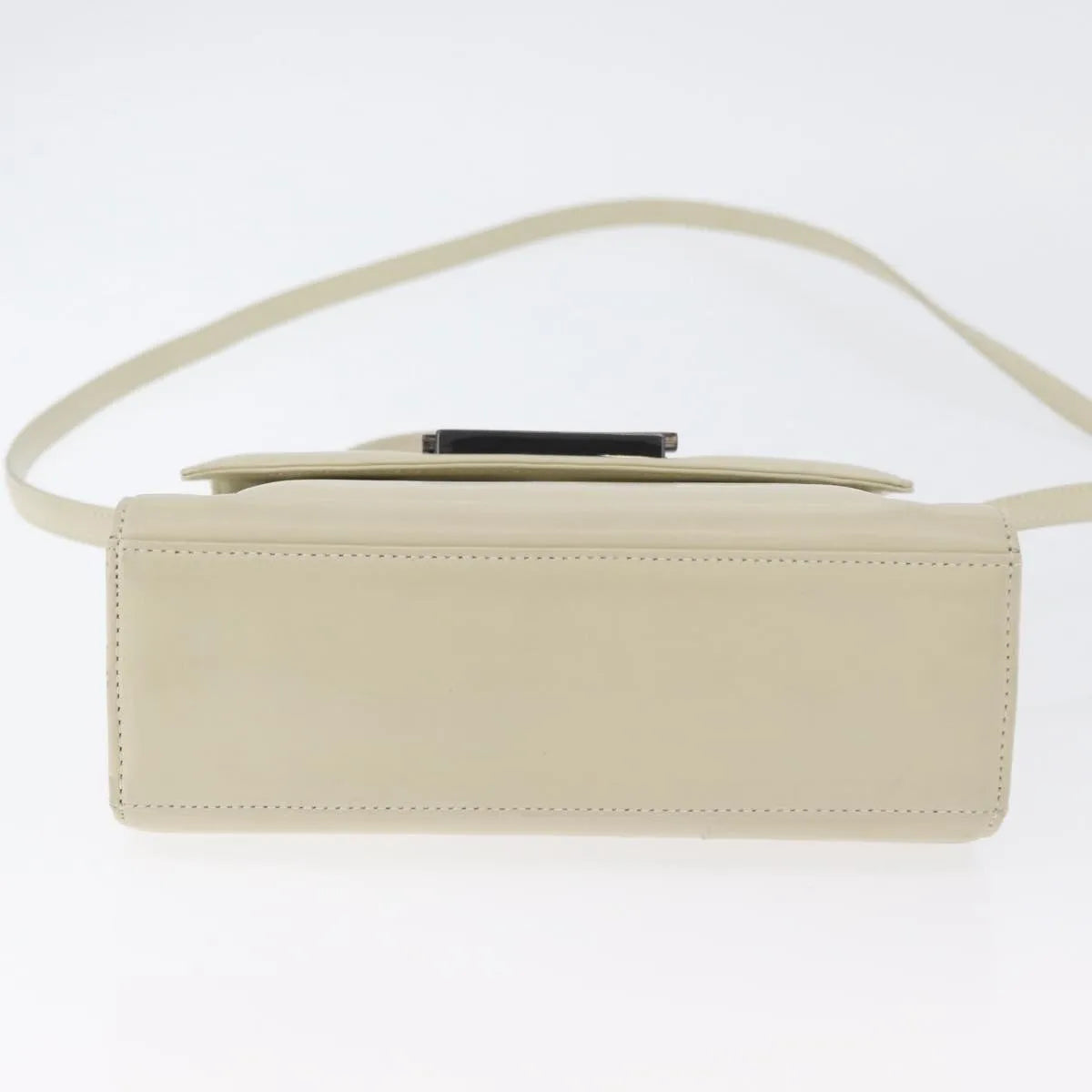 Givenchy Vintage Leather Beige Leather Handbag (Pre-Owned)