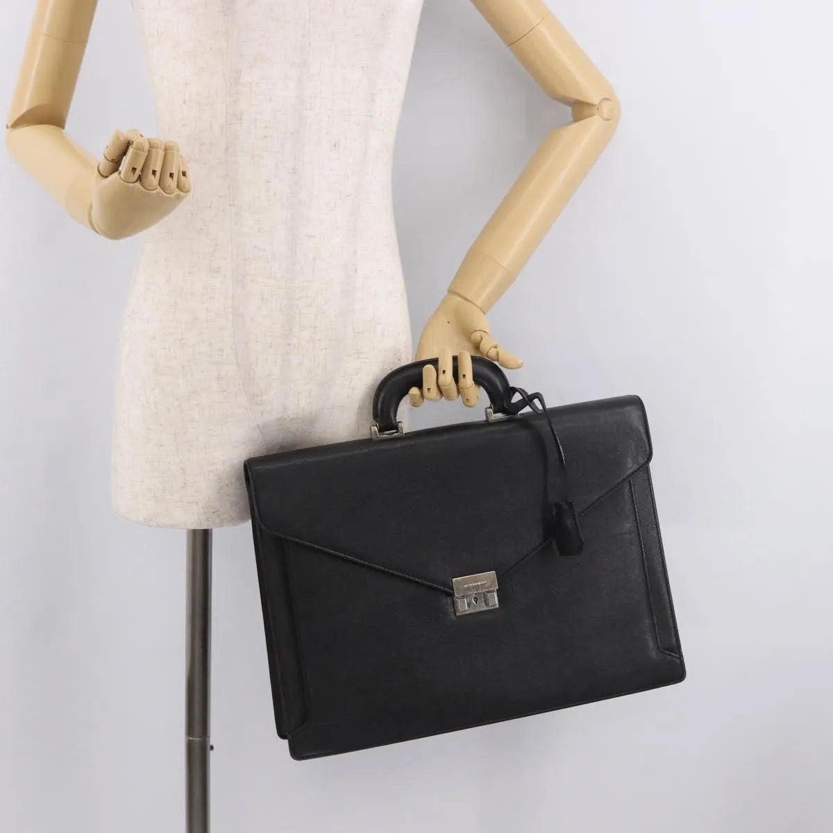 Burberry Vintage Leather Black Leather Briefcase Bag (Pre-Owned)