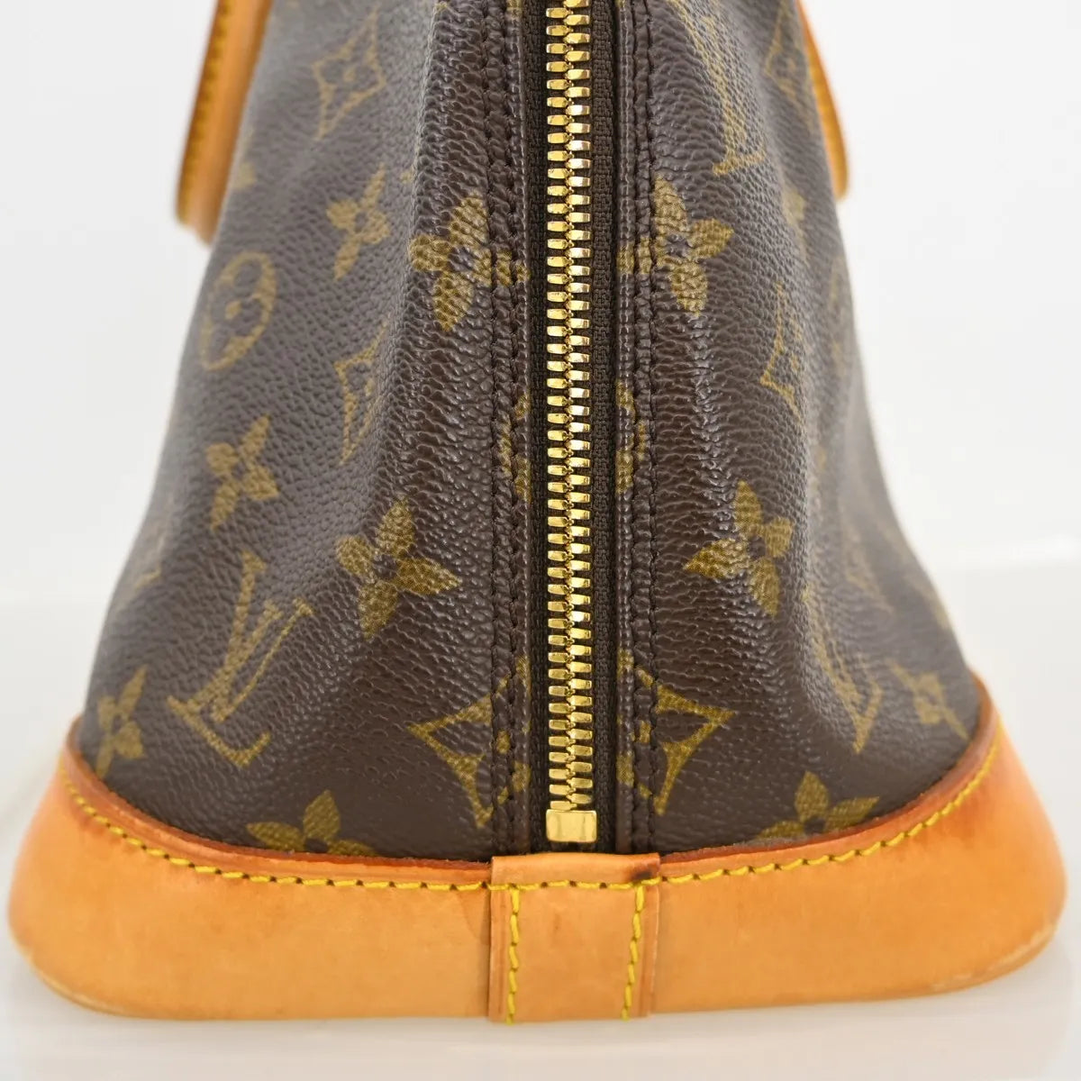 Louis Vuitton Alma Monogram Brown Canvas Handbag (Pre-Owned)