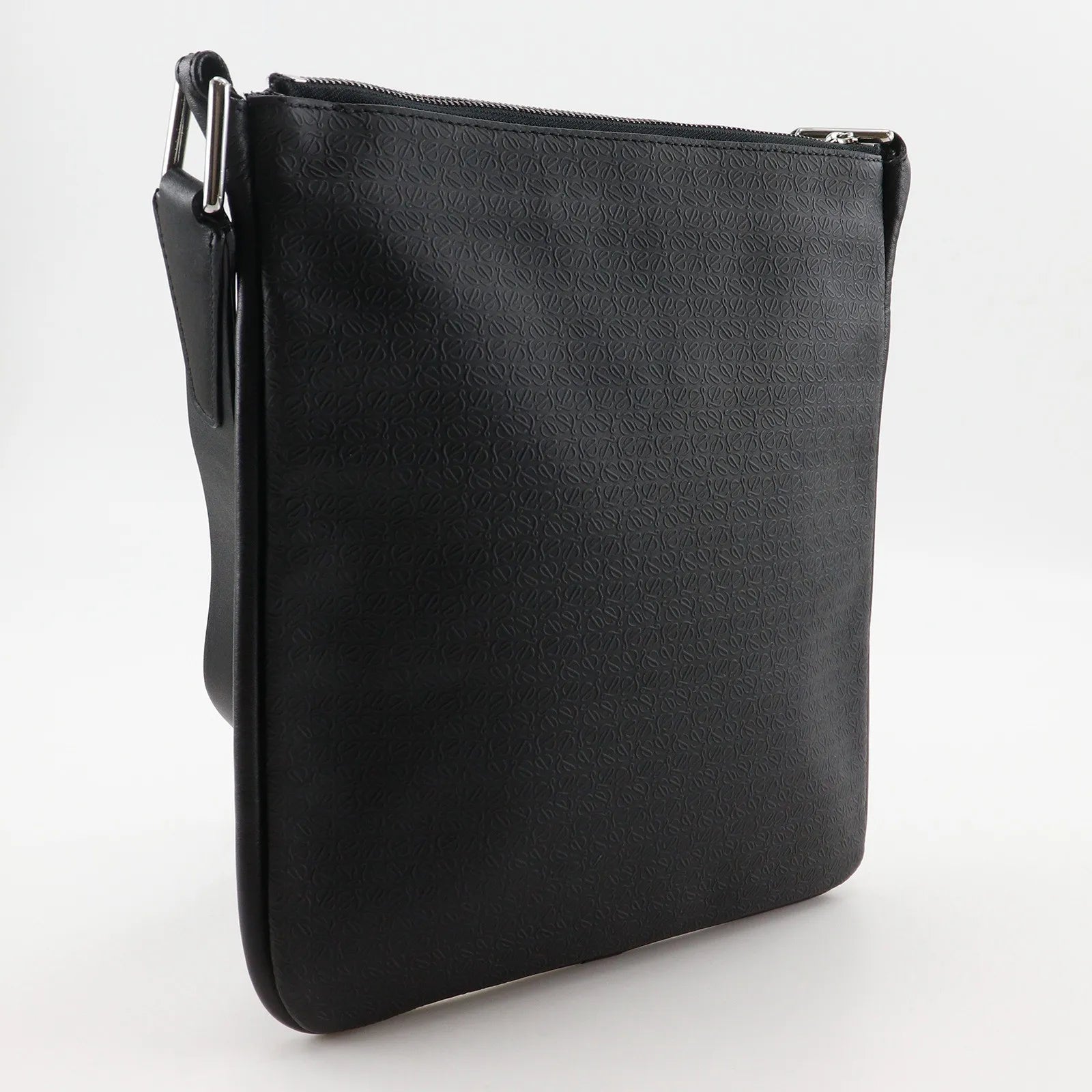 Loewe Repeat Anagram Canvas Black Canvas Shoulder Bag Bag (Pre-Owned)