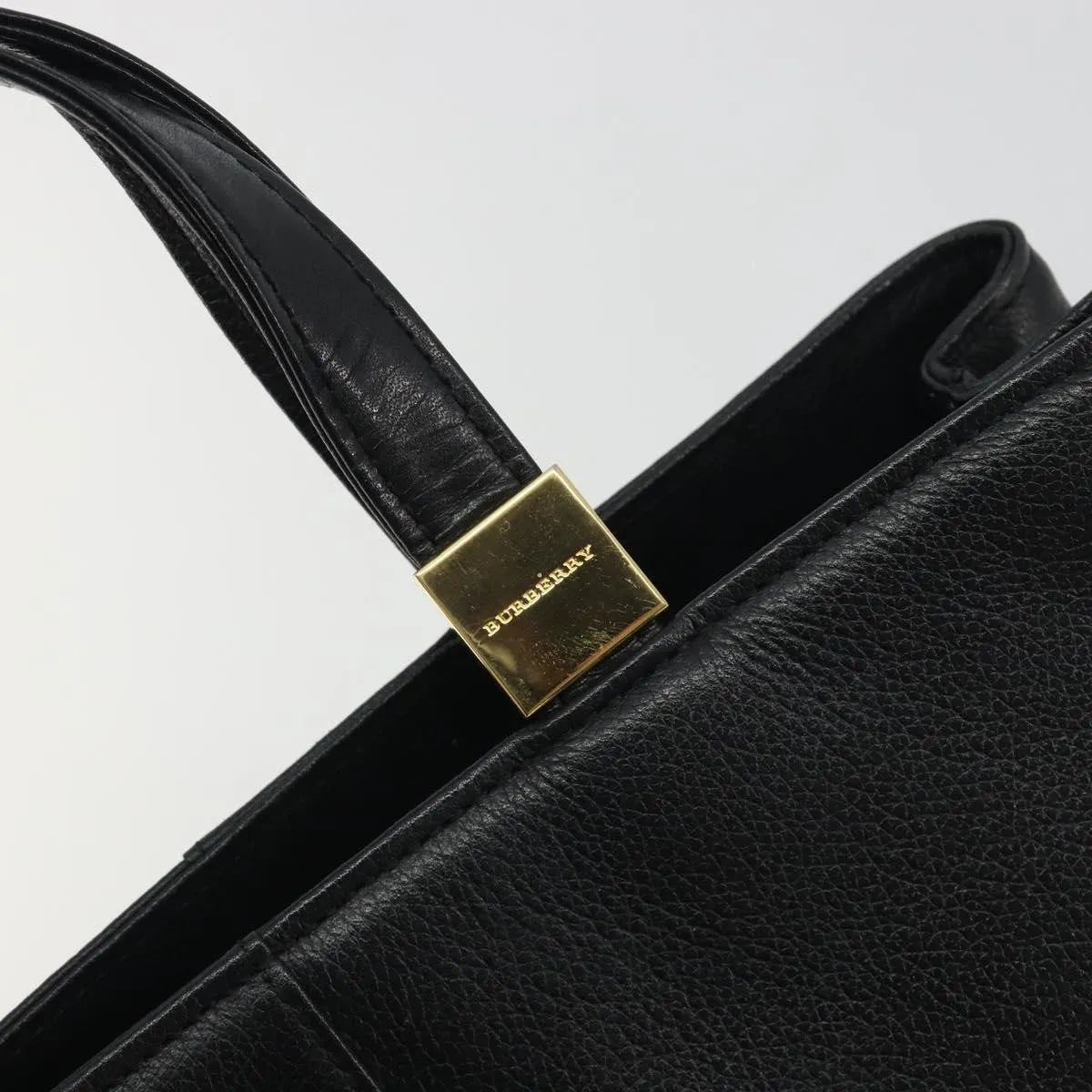 Burberry Vintage Leather Black Leather Handbag (Pre-Owned)