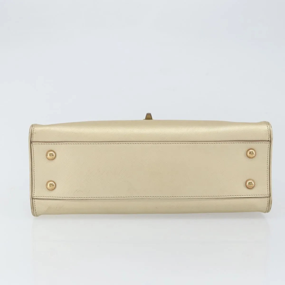 Salvatore Ferragamo Gancini Leather Gold Leather Shoulder Bag Bag (Pre-Owned)