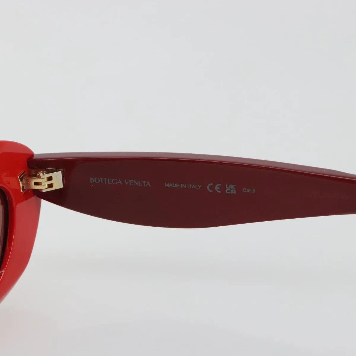 Bottega Veneta Ovale Acetate Red Plastic Sunglasse Accessory (Pre-Owned)