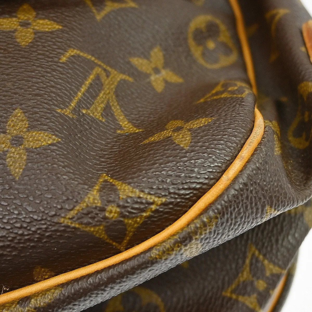 Louis Vuitton Saumur Monogram Canvas Brown Canvas Shoulder Bag Bag (Pre-Owned)