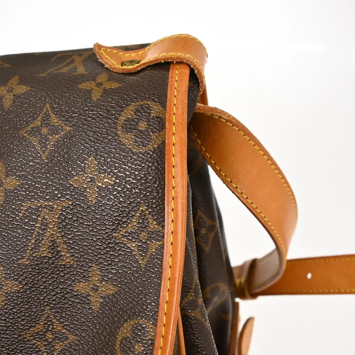Louis Vuitton Saumur Monogram Canvas Brown Canvas Shoulder Bag Bag (Pre-Owned)