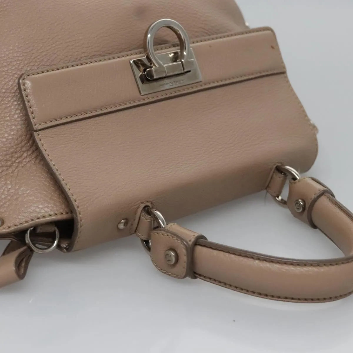 Salvatore Ferragamo Sofia Satchel Leather Beige Leather Handbag (Pre-Owned)