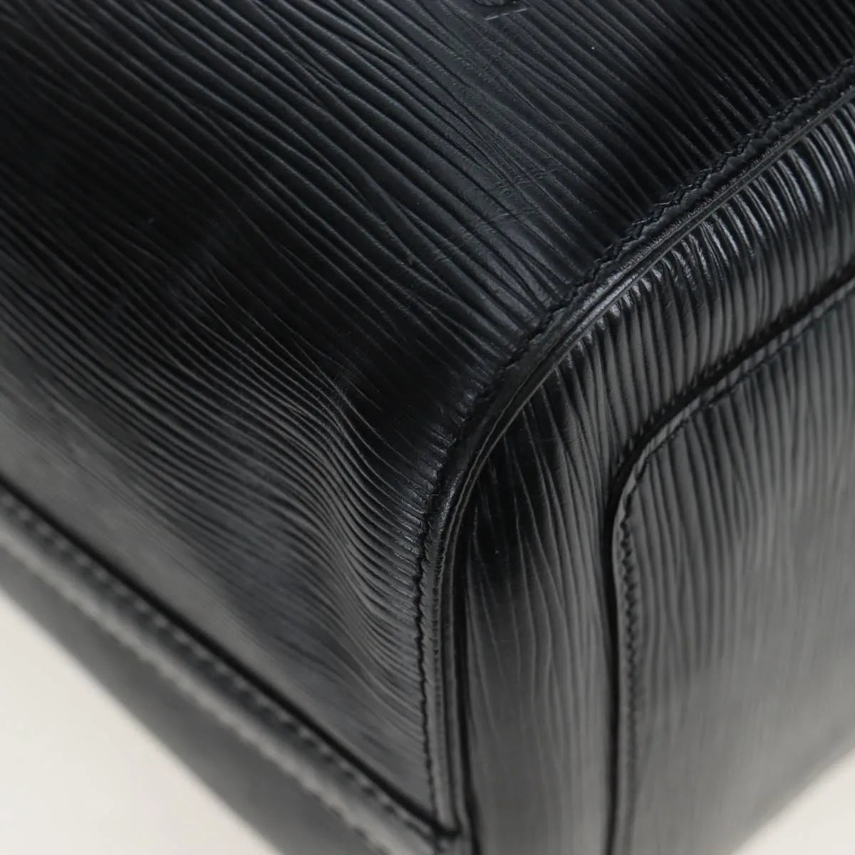 Louis Vuitton Keepall Epi Black Leather Travel Bag Bag (Pre-Owned)