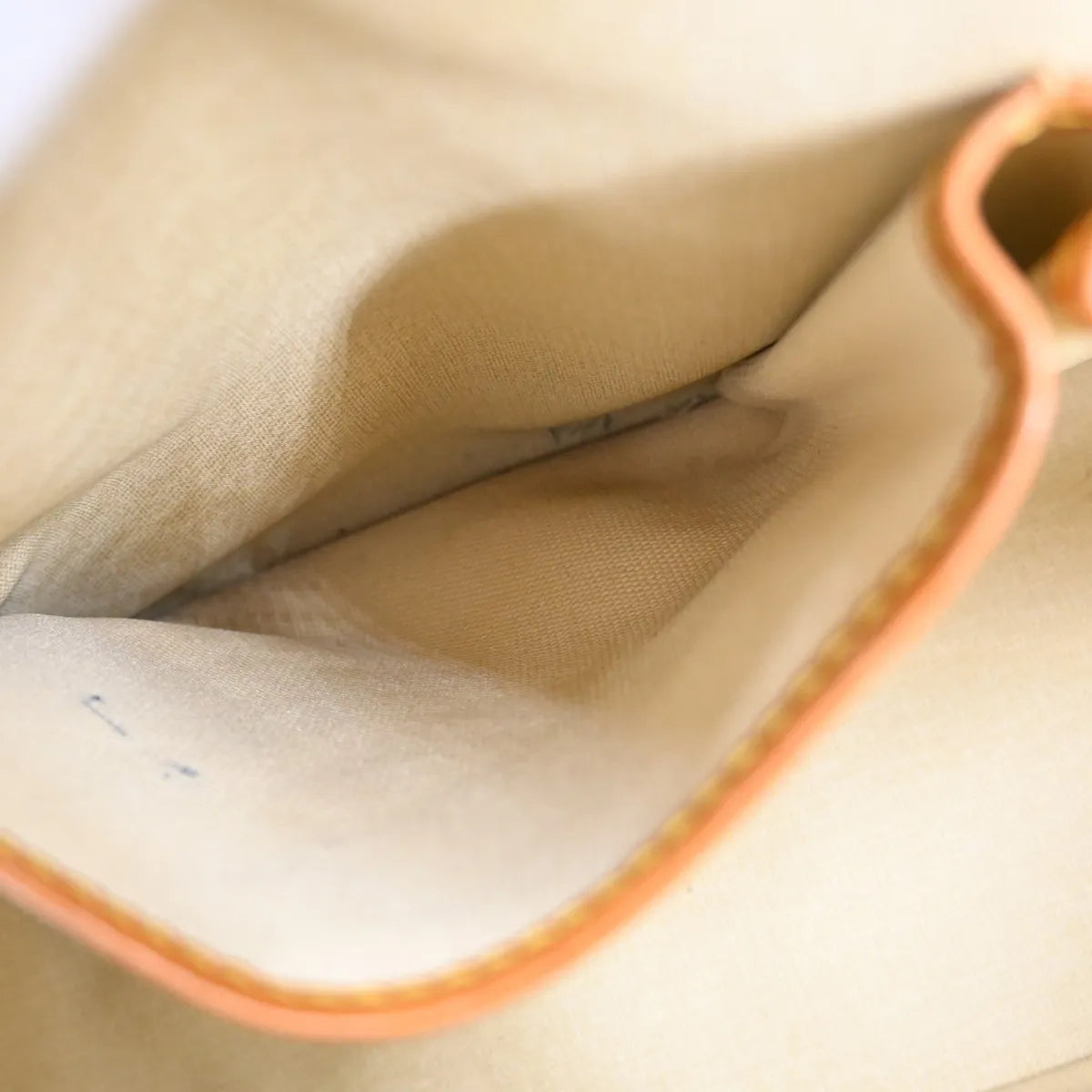 Louis Vuitton Deauville Monogram Canvas Brown Canvas Handbag (Pre-Owned)