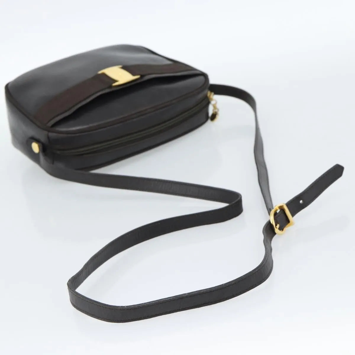 Salvatore Ferragamo Vala Leather Brown Leather Shoulder Bag Bag (Pre-Owned)