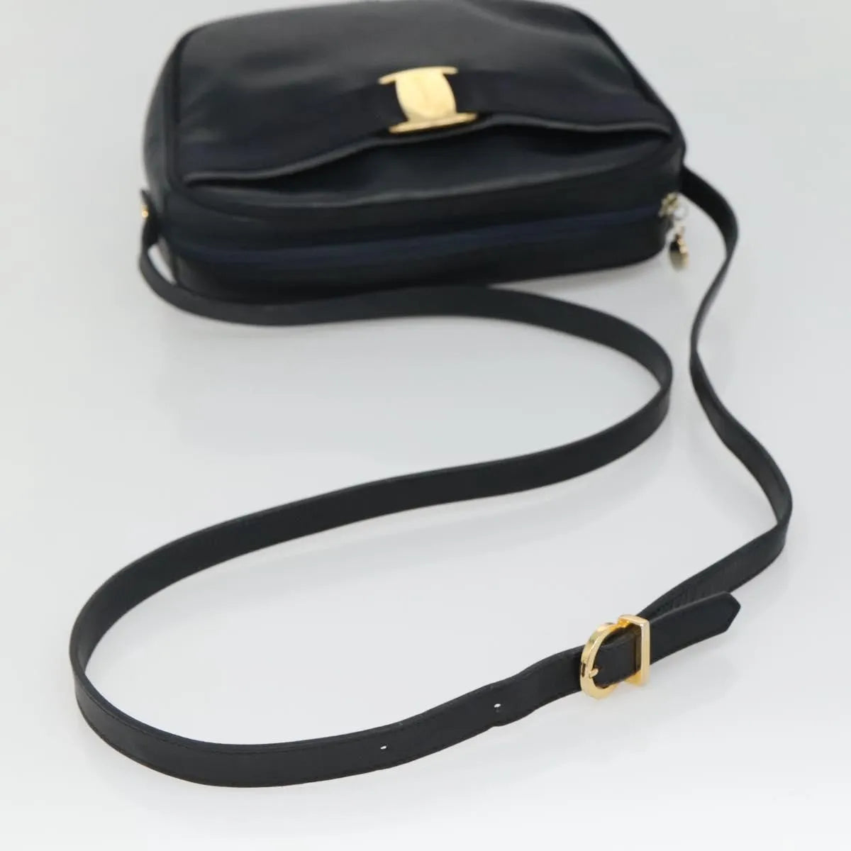 Salvatore Ferragamo Vara Bow Camera Leather Navy Leather Shoulder Bag Bag (Pre-Owned)
