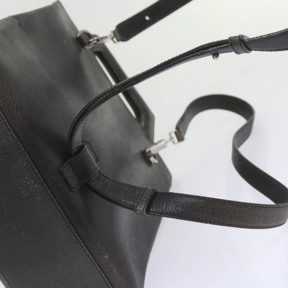 Salvatore Ferragamo Gancini Leather Gray Leather Handbag (Pre-Owned)
