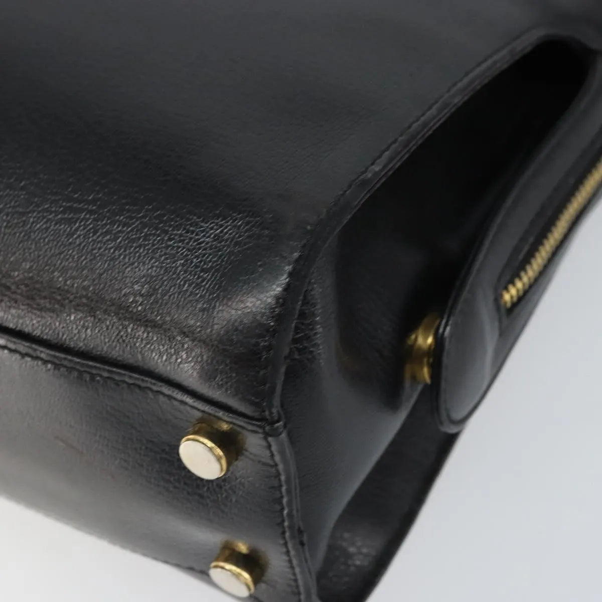 Salvatore Ferragamo Gancini Leather Black Leather Shoulder Bag Bag (Pre-Owned)