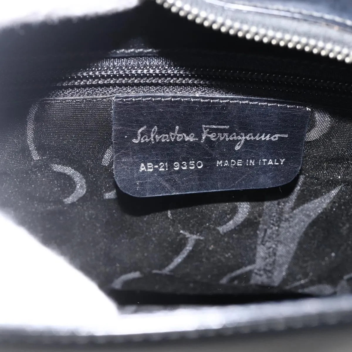 Salvatore Ferragamo Double Gancini Side Buckle Tote Leather Black Leather Handbag (Pre-Owned)