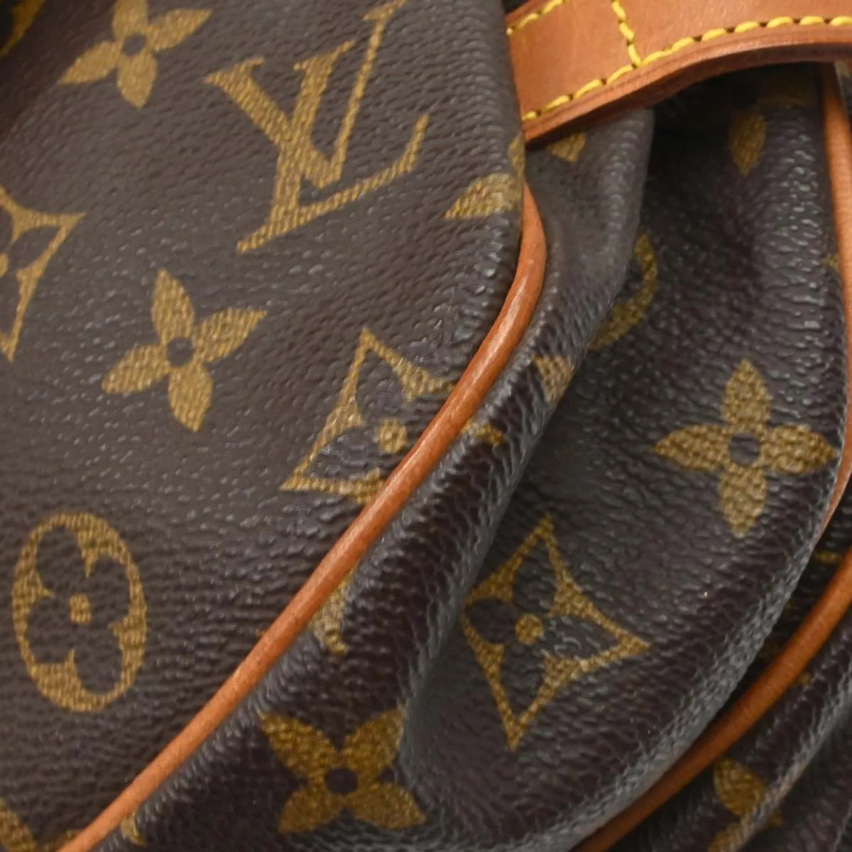 Louis Vuitton Saumur Monogram Canvas Brown Canvas Shoulder Bag Bag (Pre-Owned)