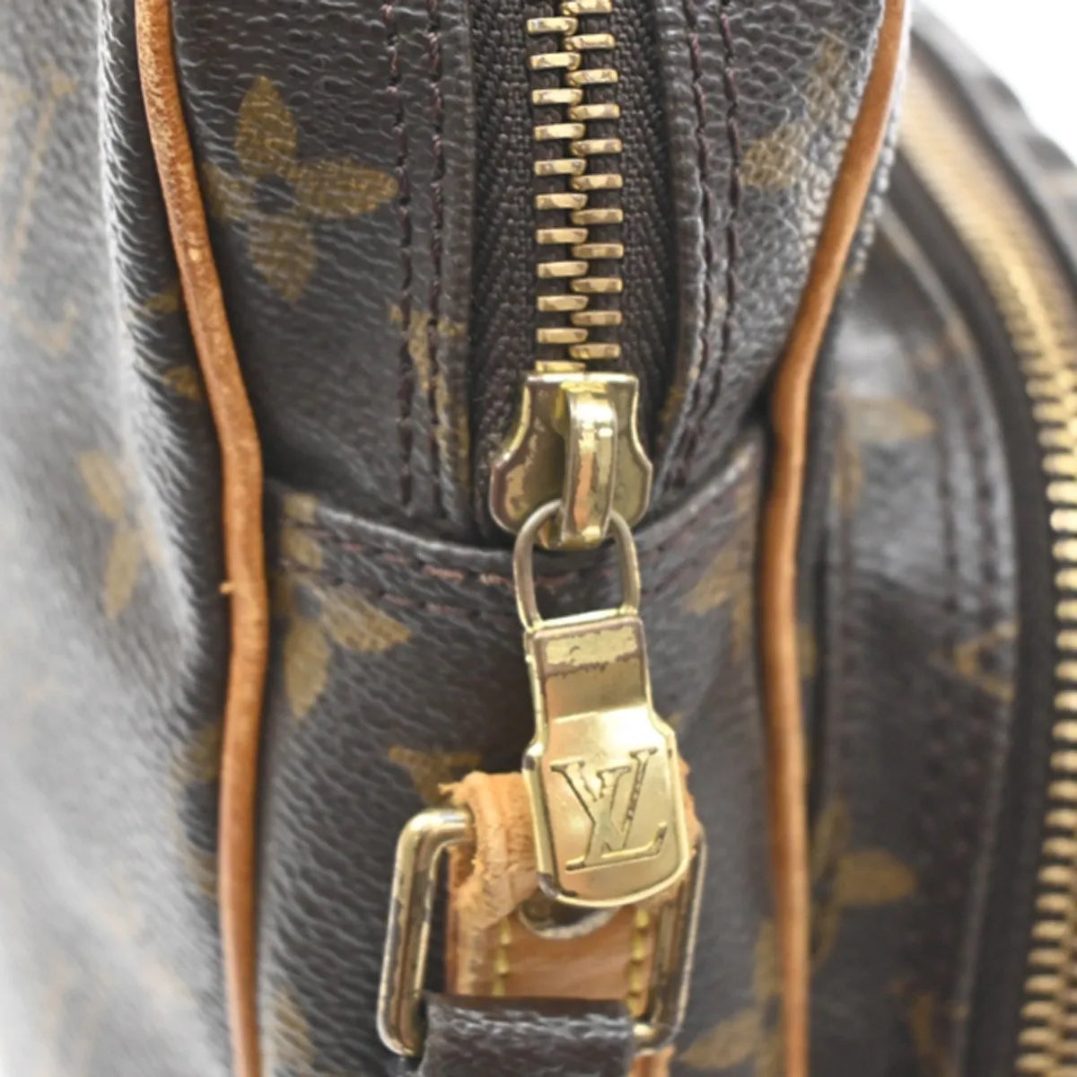 Louis Vuitton Amazone Canvas Brown Canvas Shoulder Bag Bag (Pre-Owned)
