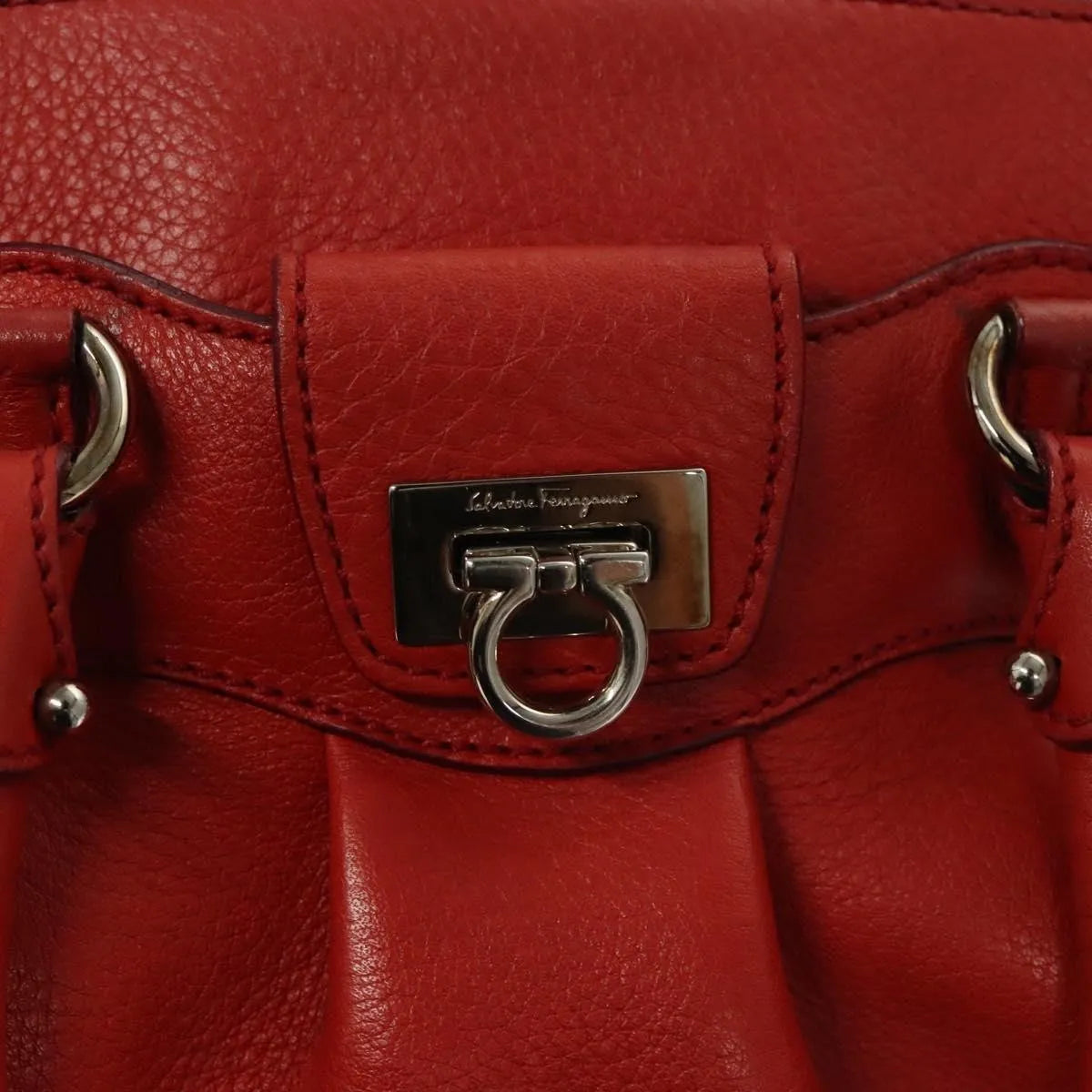 Salvatore Ferragamo Gancini Handle Tote Leather Red Leather Handbag (Pre-Owned)