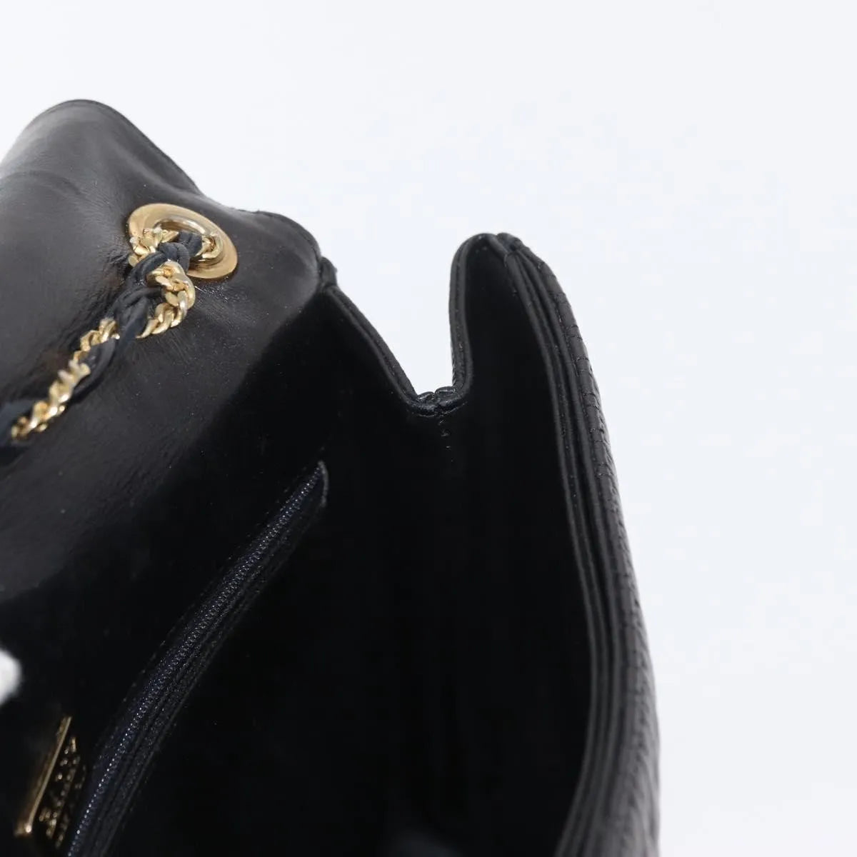 Bally Vintage Chain Quilted Leather Black Leather Shoulder Bag Bag (Pre-Owned)