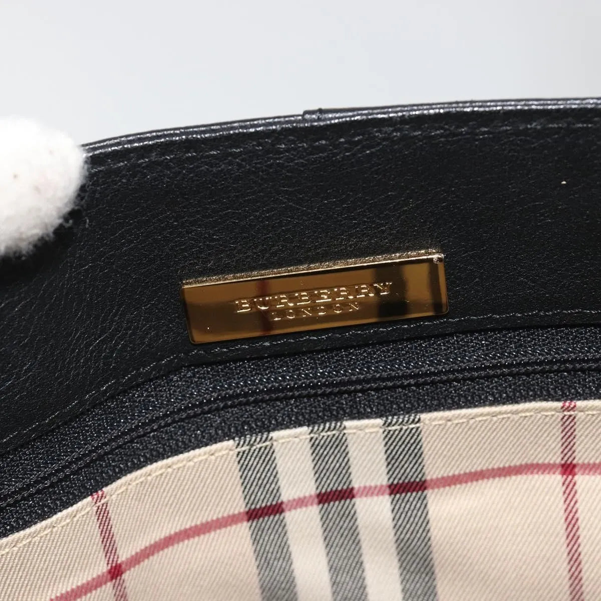 Burberry Vintage Leather Black Leather Handbag (Pre-Owned)