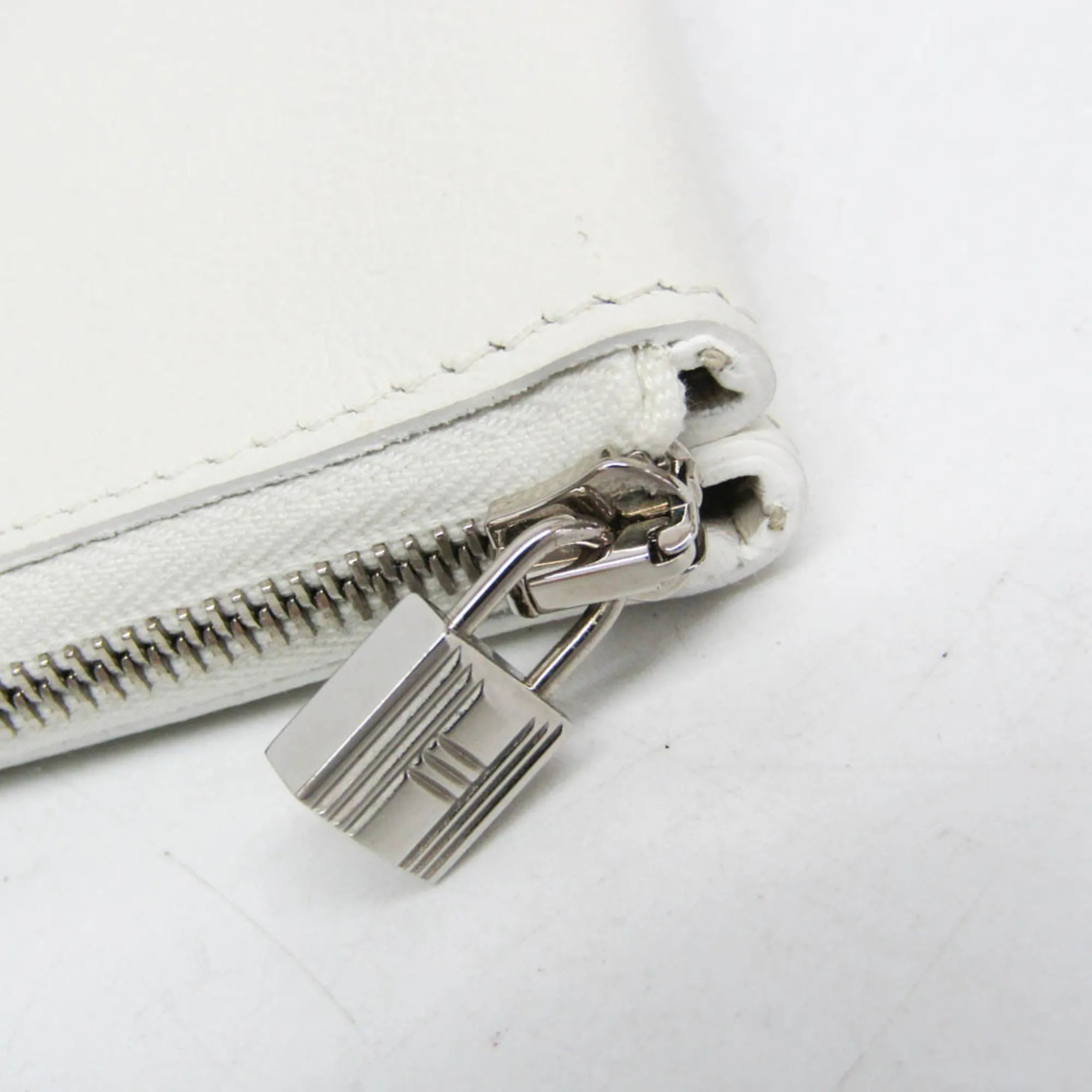 Hermes Atout Evercolor White Leather Clutche & Pouche Bag (Pre-Owned)