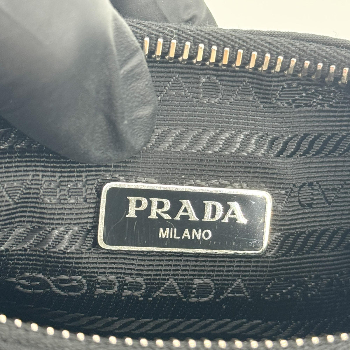 Prada Re-Edition 2005 Tessuto Black Nylon Shoulder Bag Bag (Pre-Owned)