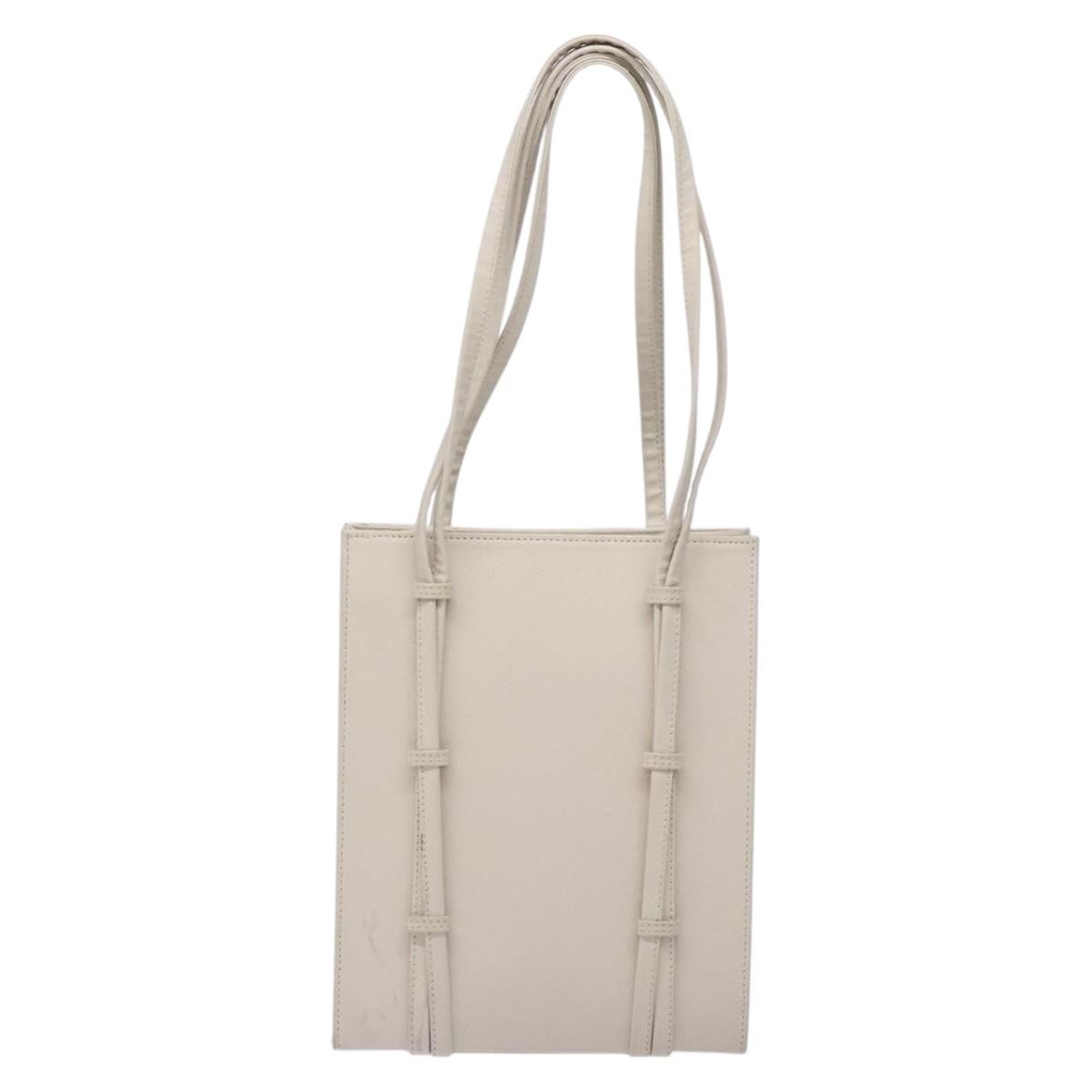MCM Vintage Leather White Leather Shoulder Bag Bag (Pre-Owned)