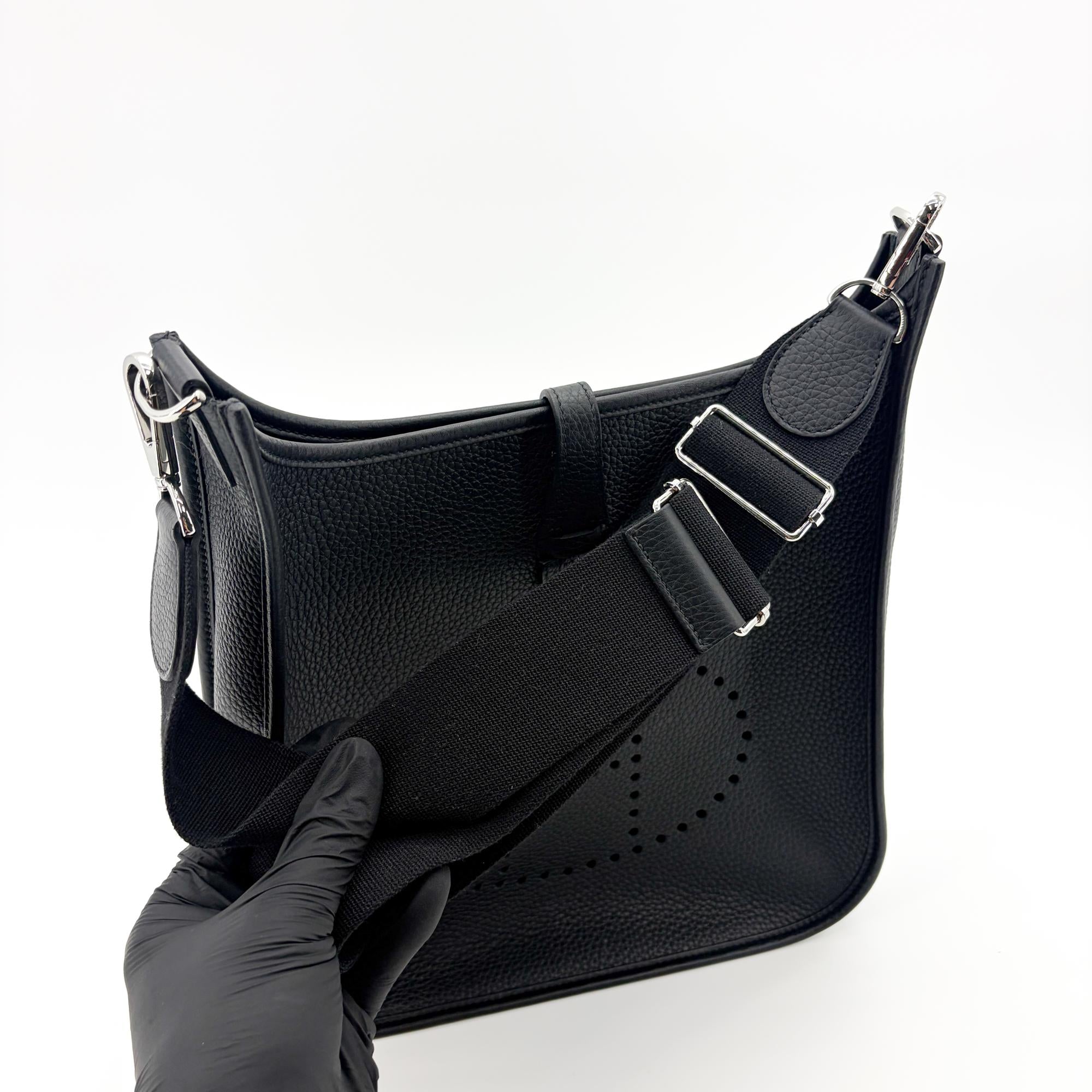 Hermes Evelyne Bag Gen Iii Clemence Black Leather Handbag (Pre-Owned)
