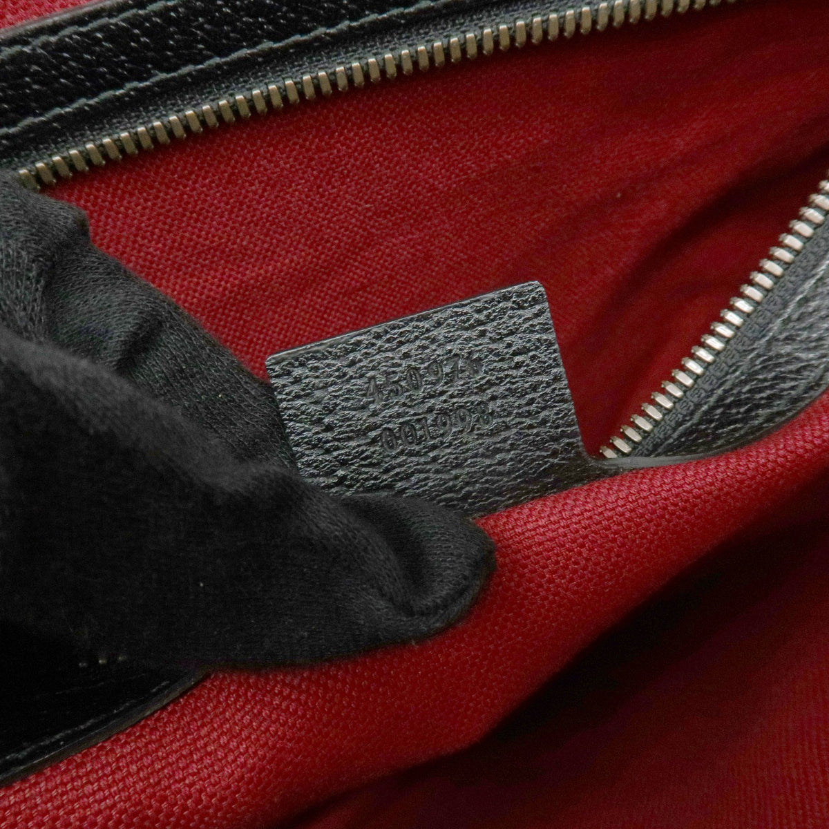 Gucci Web Strap Front Zip Messenger Leather Black Leather Handbag (Pre-Owned)