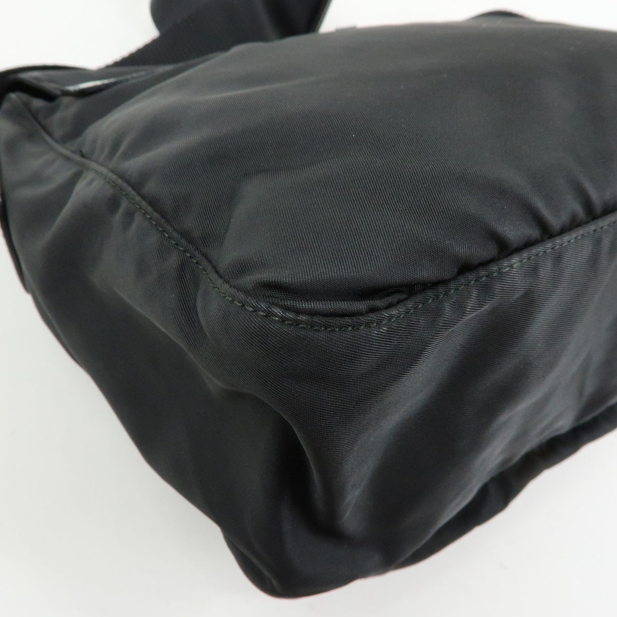 Prada Zip Buckle Messenger Tessuto Black Nylon Handbag (Pre-Owned)