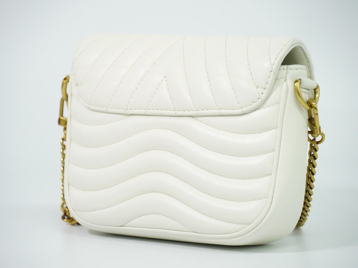 Louis Vuitton New Wave Multi Pochette Quilted Leather White Leather Shoulder Bag Bag (Pre-Owned)