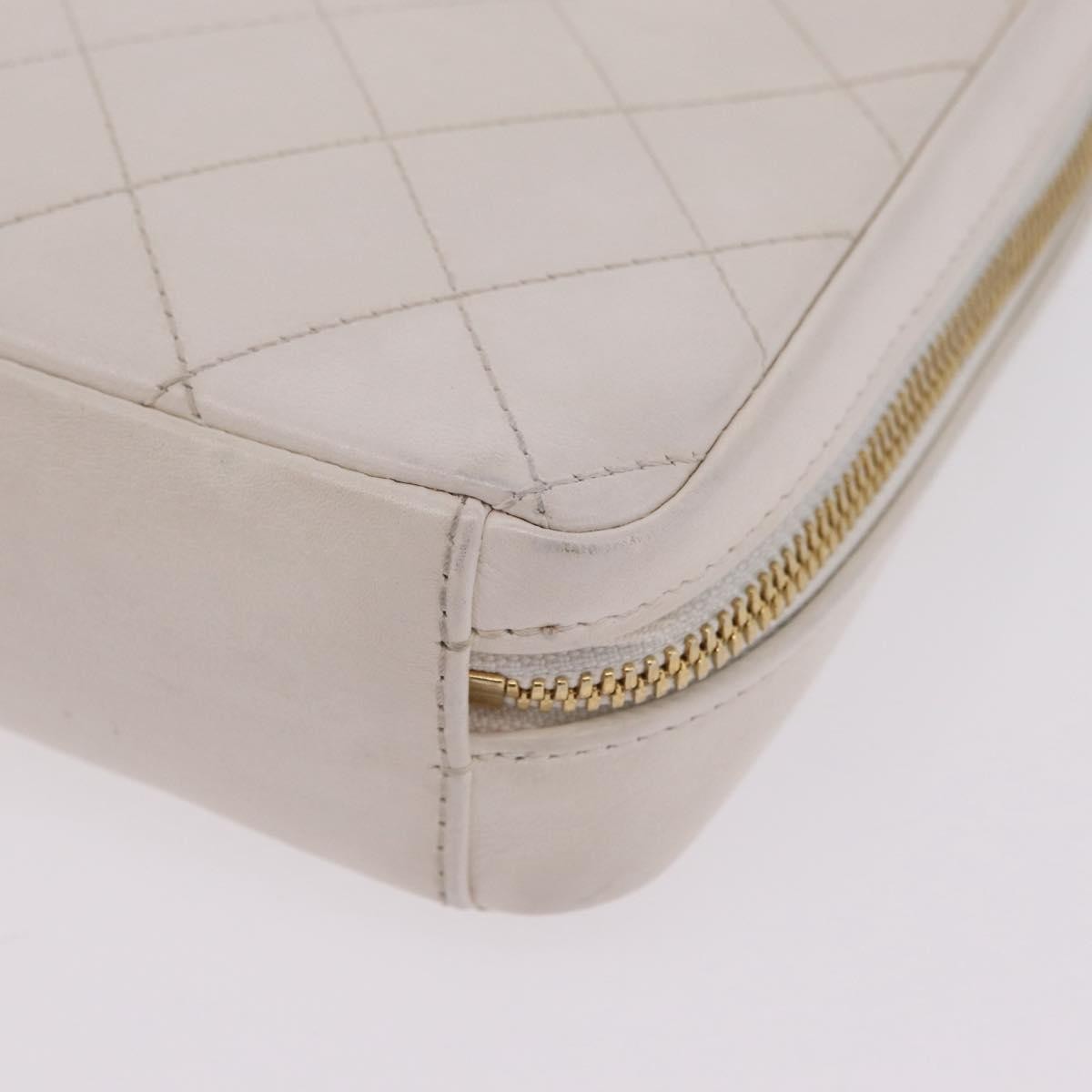 Chanel Zip Around Phone Case With Chain Quilted Lambskin White Leather Crossbody Bag Bag (Pre-Owned)