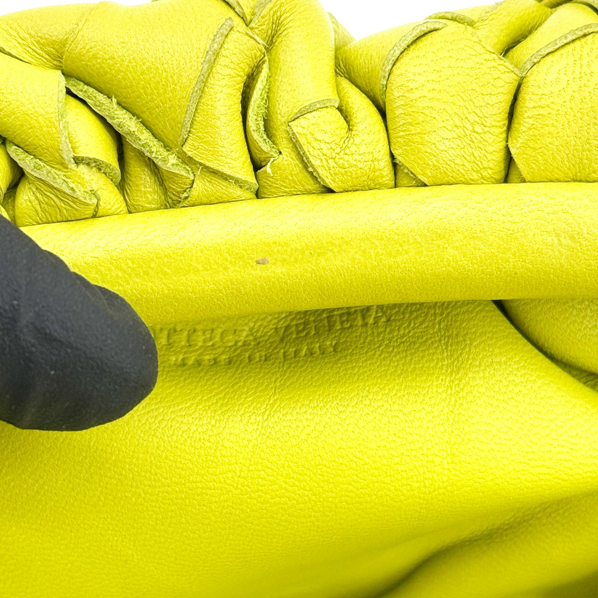 Bottega Veneta The Pouch Intrecciato Nappa Green Leather Clutche & Pouche Bag (Pre-Owned)
