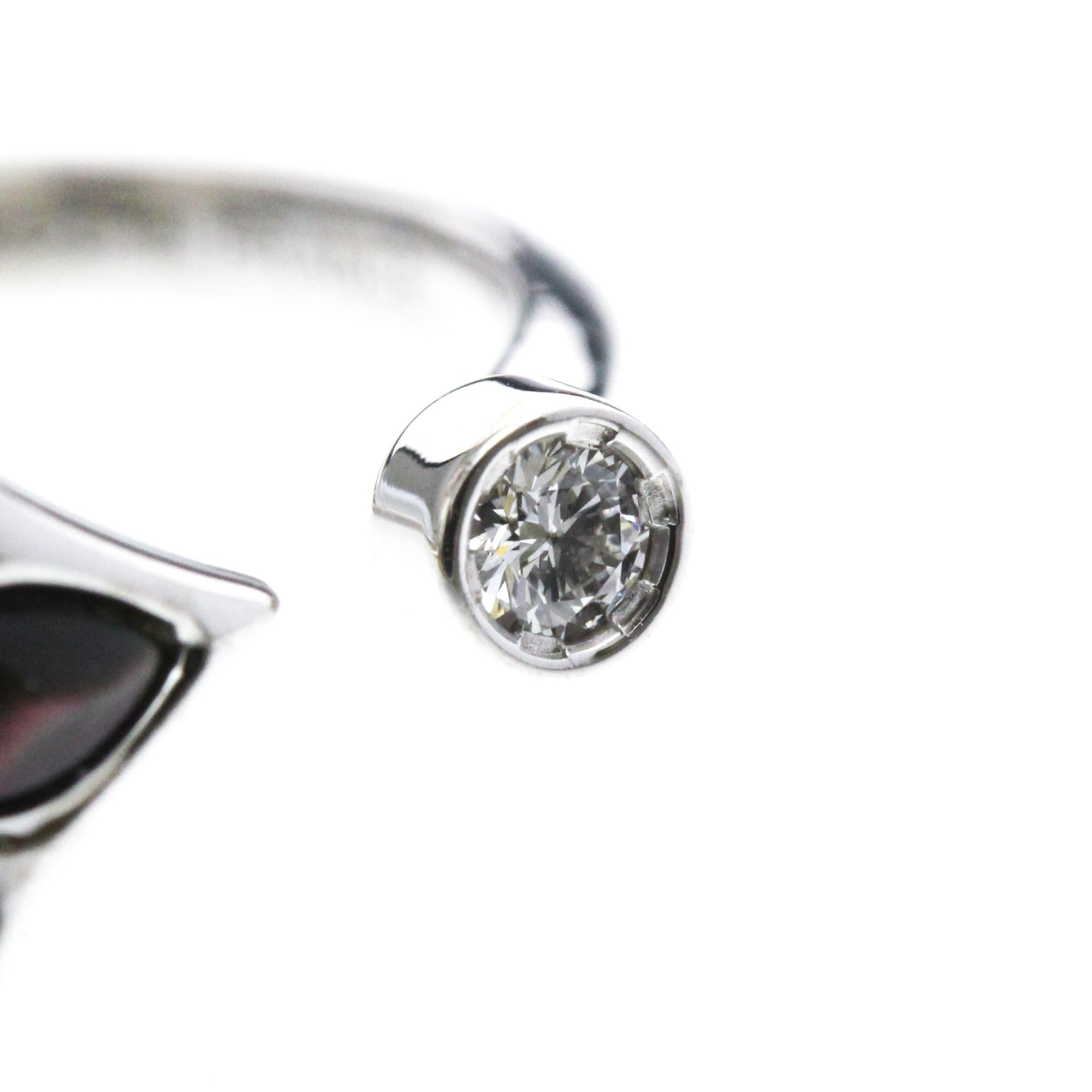 Louis Vuitton Color Blossom Mini Star 18K White Gold With Mother Of Pearl And Diamond Silver White_Gold Ring Jewelry (Pre-Owned)