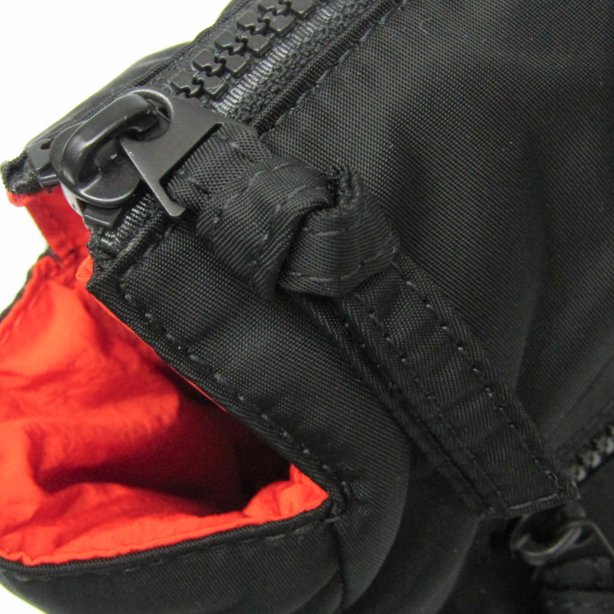 Bottega Veneta Vintage Clutch Nylon Black Nylon Clutche & Pouche Bag (Pre-Owned)