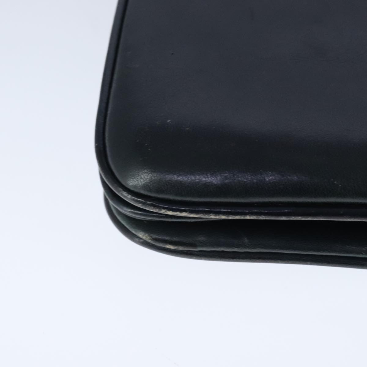Bally Vintage Leather Black Leather Shoulder Bag Bag (Pre-Owned)