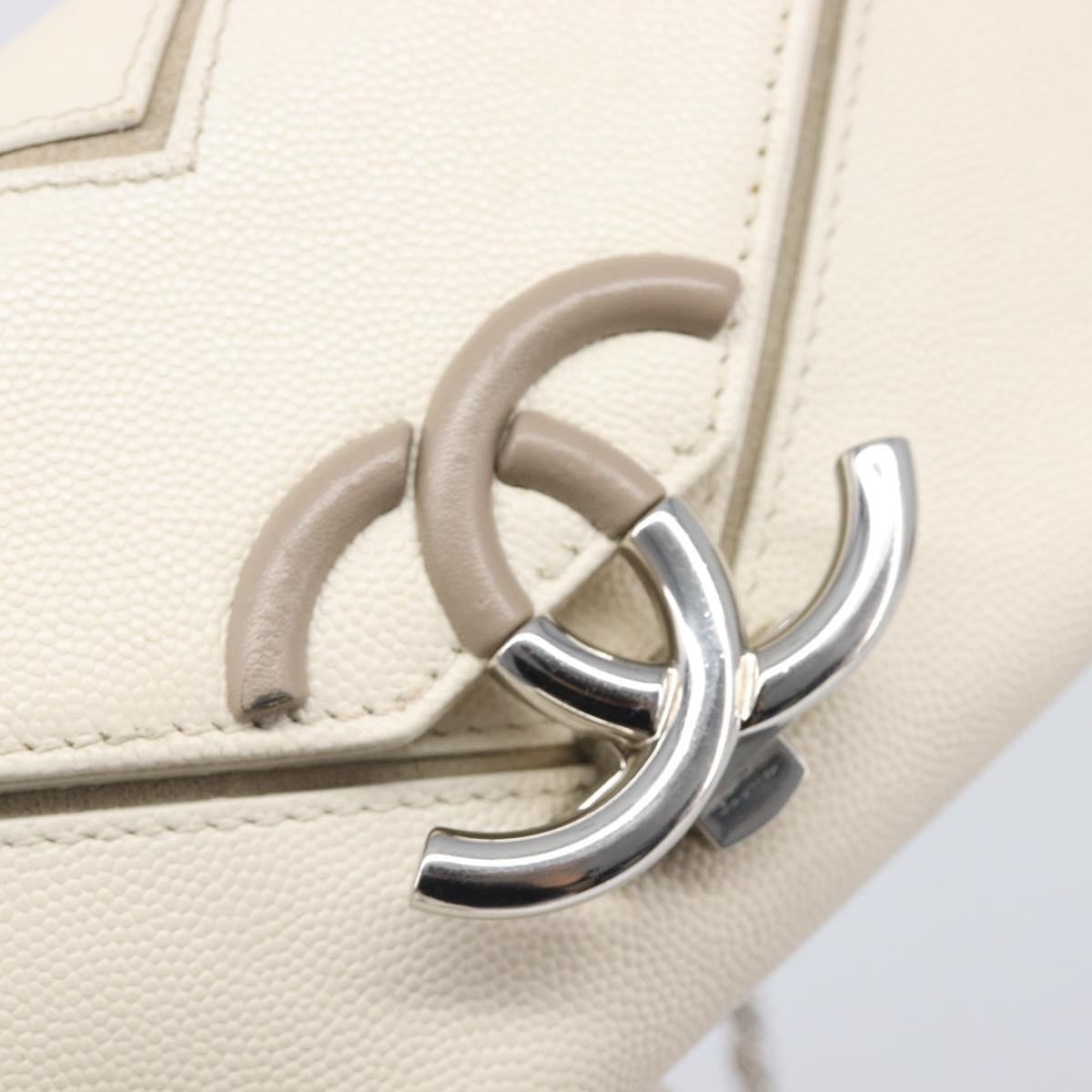 Chanel Macro Flap Chevron Caviar White Calfskin Shoulder Bag Bag (Pre-Owned)