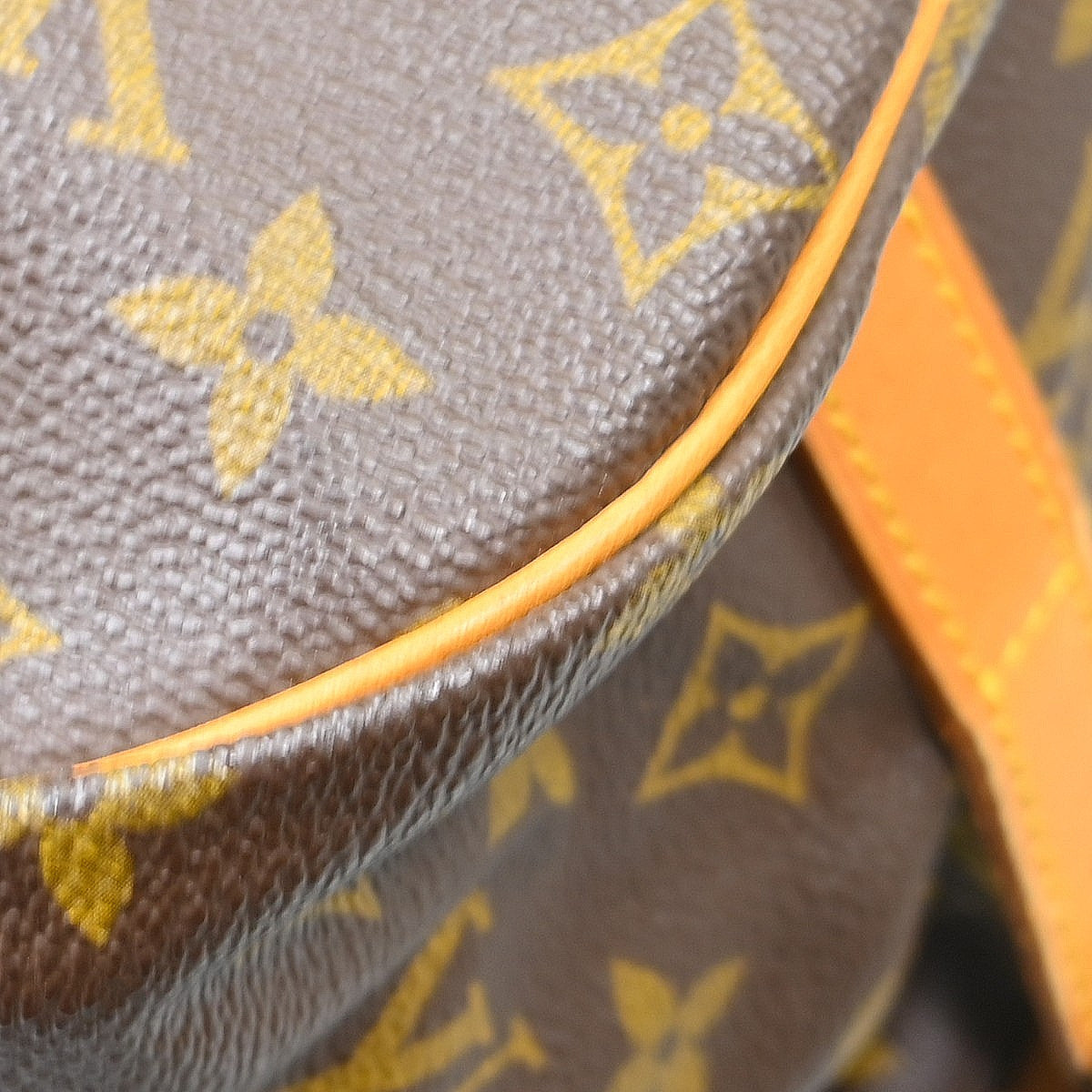 Louis Vuitton Saumur Monogram Canvas Brown Canvas Shoulder Bag Bag (Pre-Owned)